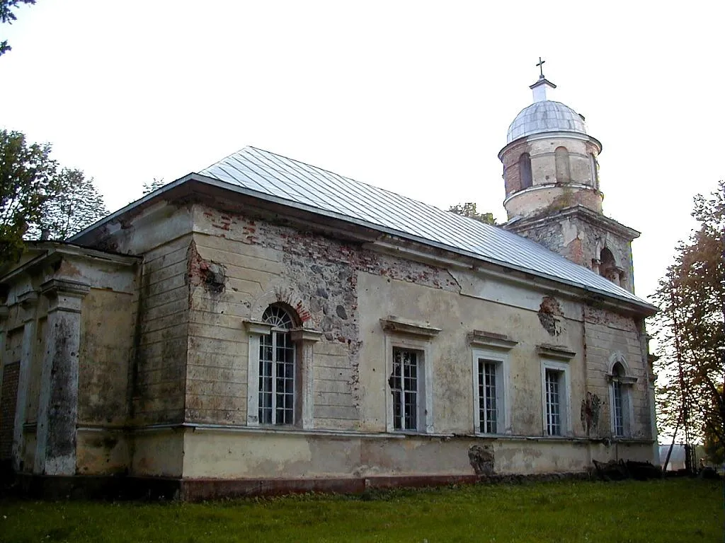 Photo showing: Jaunsaules luterāņu baznīca 2000-09-02