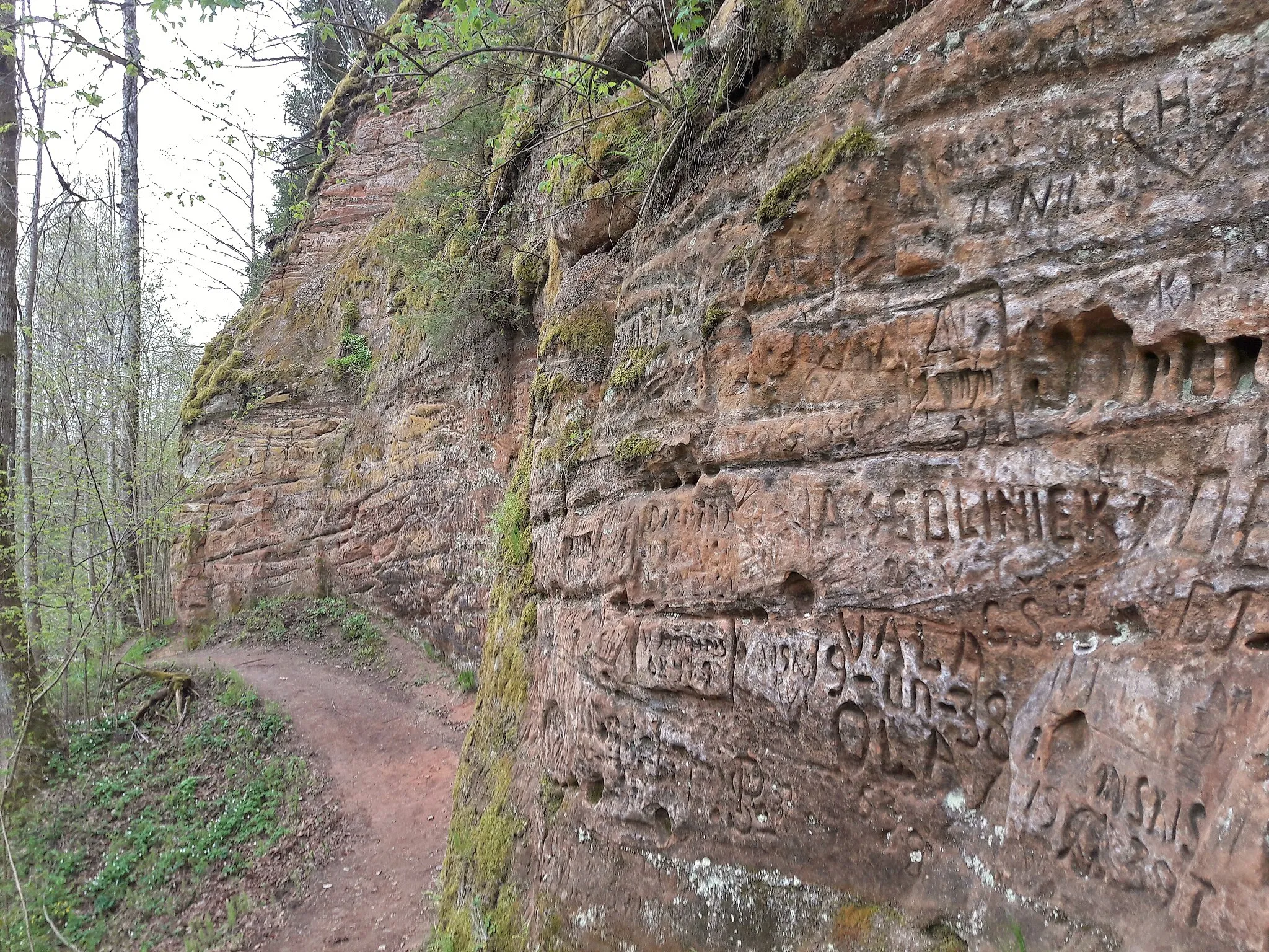 Photo showing: Raiskuma Sarkanās klintis