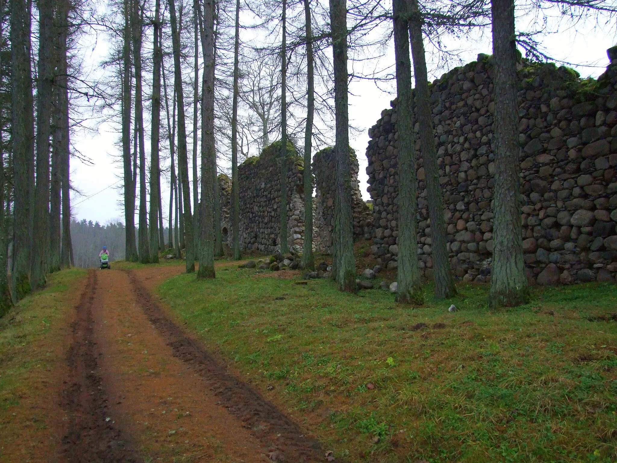 Photo showing: Ērģeme Castle ruins