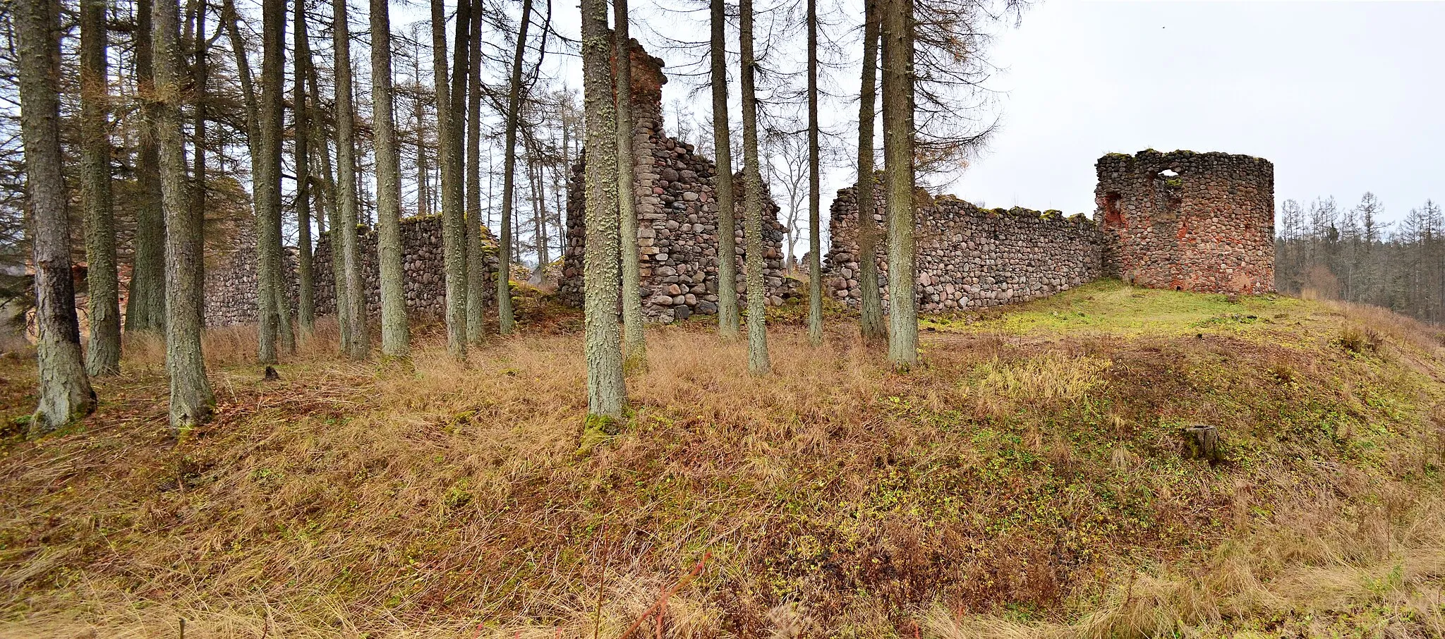 Photo showing: Ērģeme Castle ruins