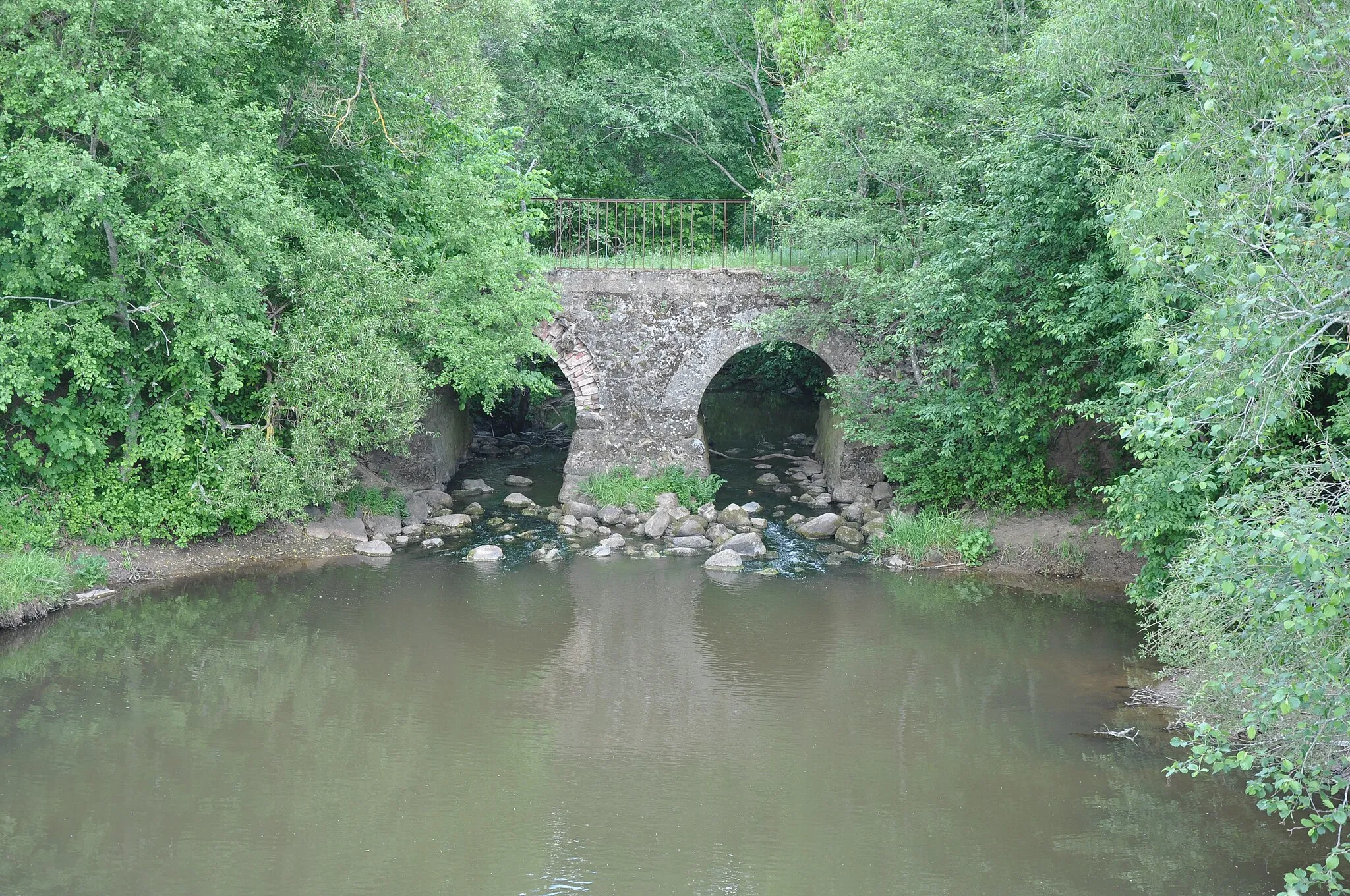 Photo showing: Vecais tilts pār Klūgas upīti, Pumpuri, Skrundas pagasts, Skrundas novads, Latvia