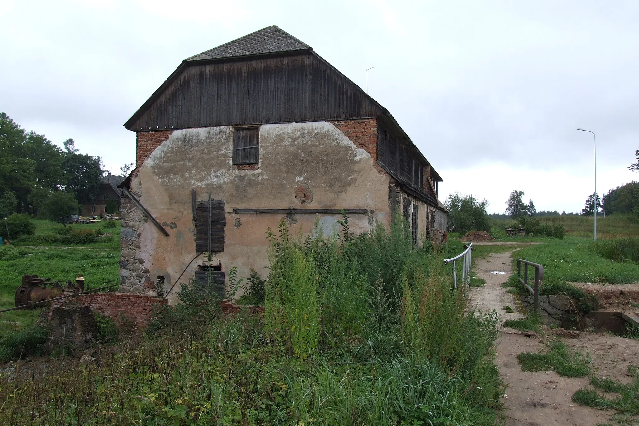 Photo showing: Ungurpils watermill