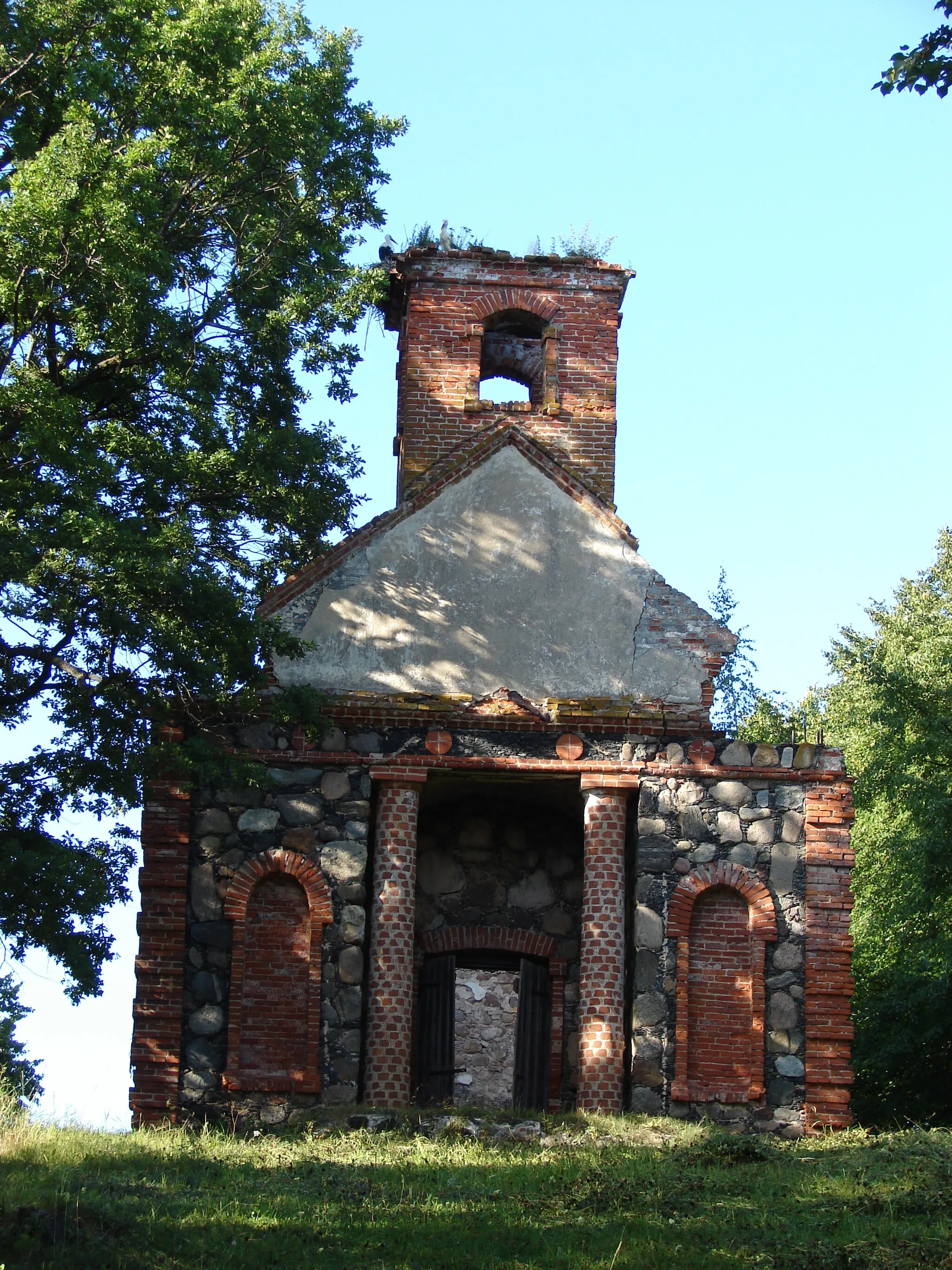 Photo showing: Baznīcas drupas, Vecslabada, Istras pagasts, Ludzas novads, Latvia