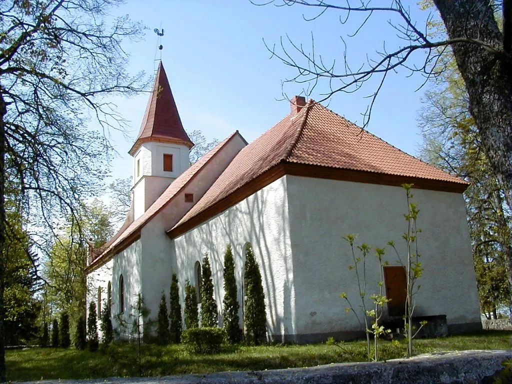 Photo showing: Rubenes baznīca 2000-04-29