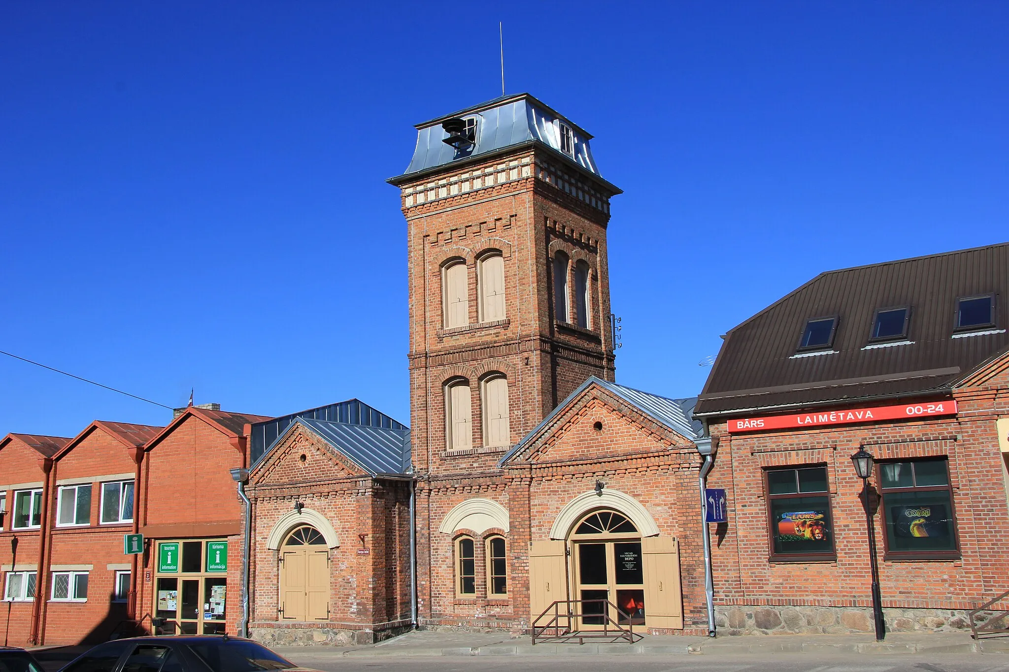 Photo showing: Old firefighter's depot