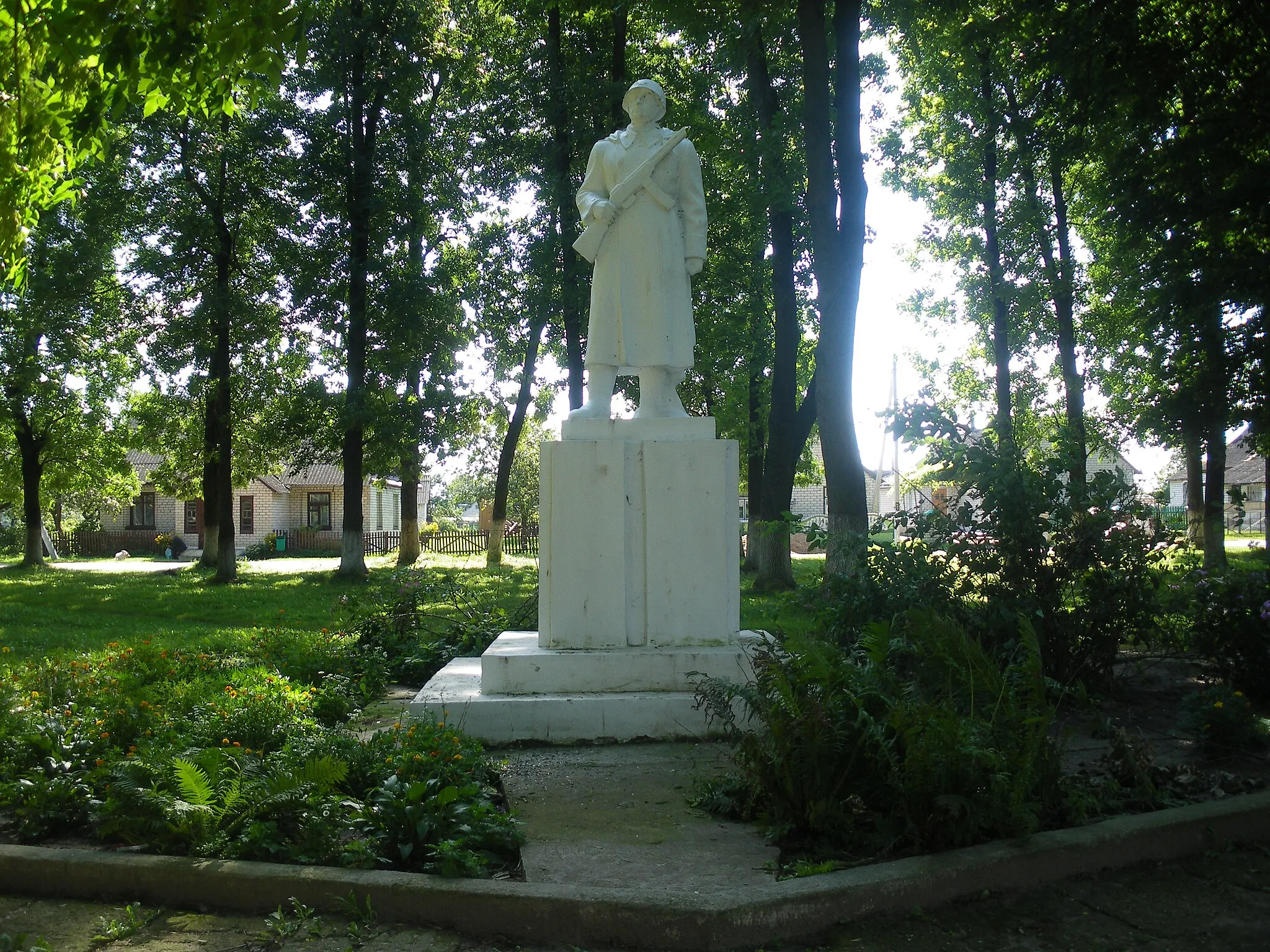 Photo showing: Pomnik Sowieckiego Żołnierza w Parku w Raduniu