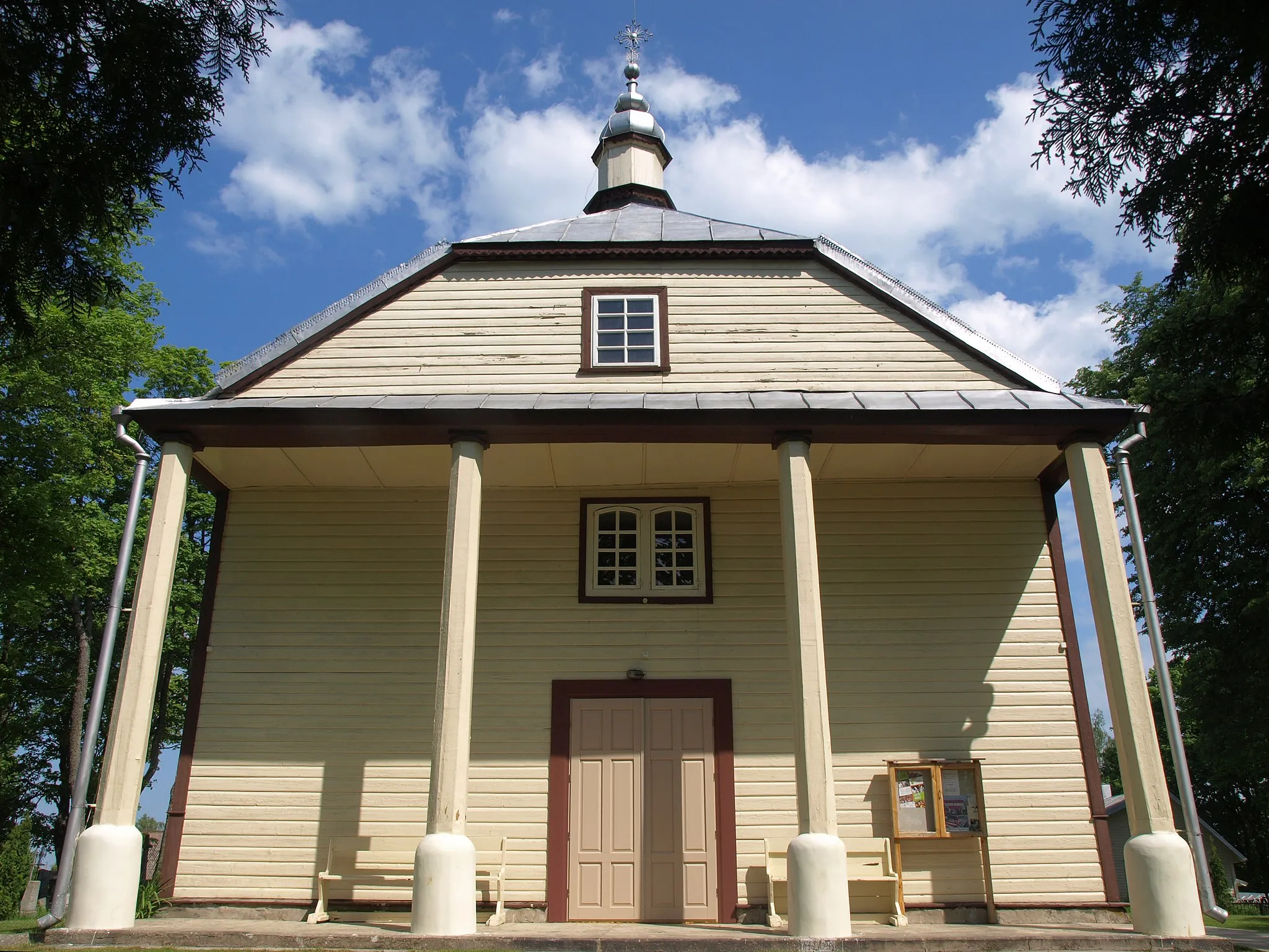 Photo showing: Dusmenys church, Trakai district, Lithuania