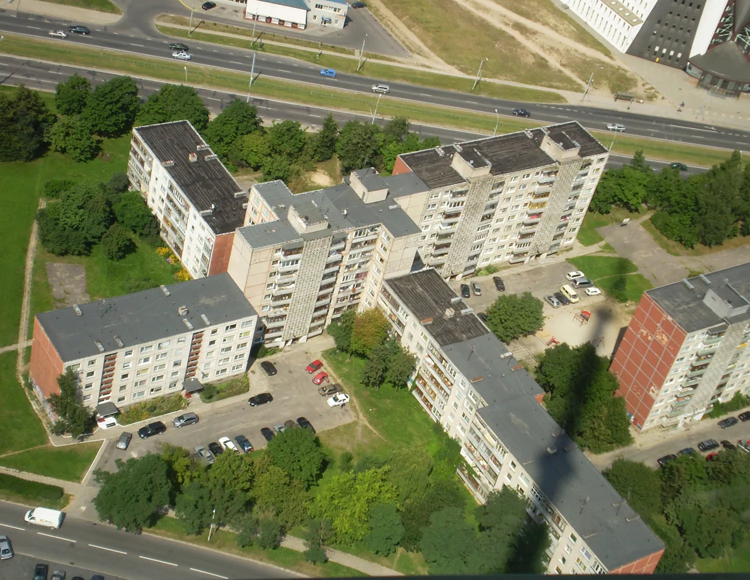 Photo showing: View from TV tower to apartment house in Vilnius, Lithuania.