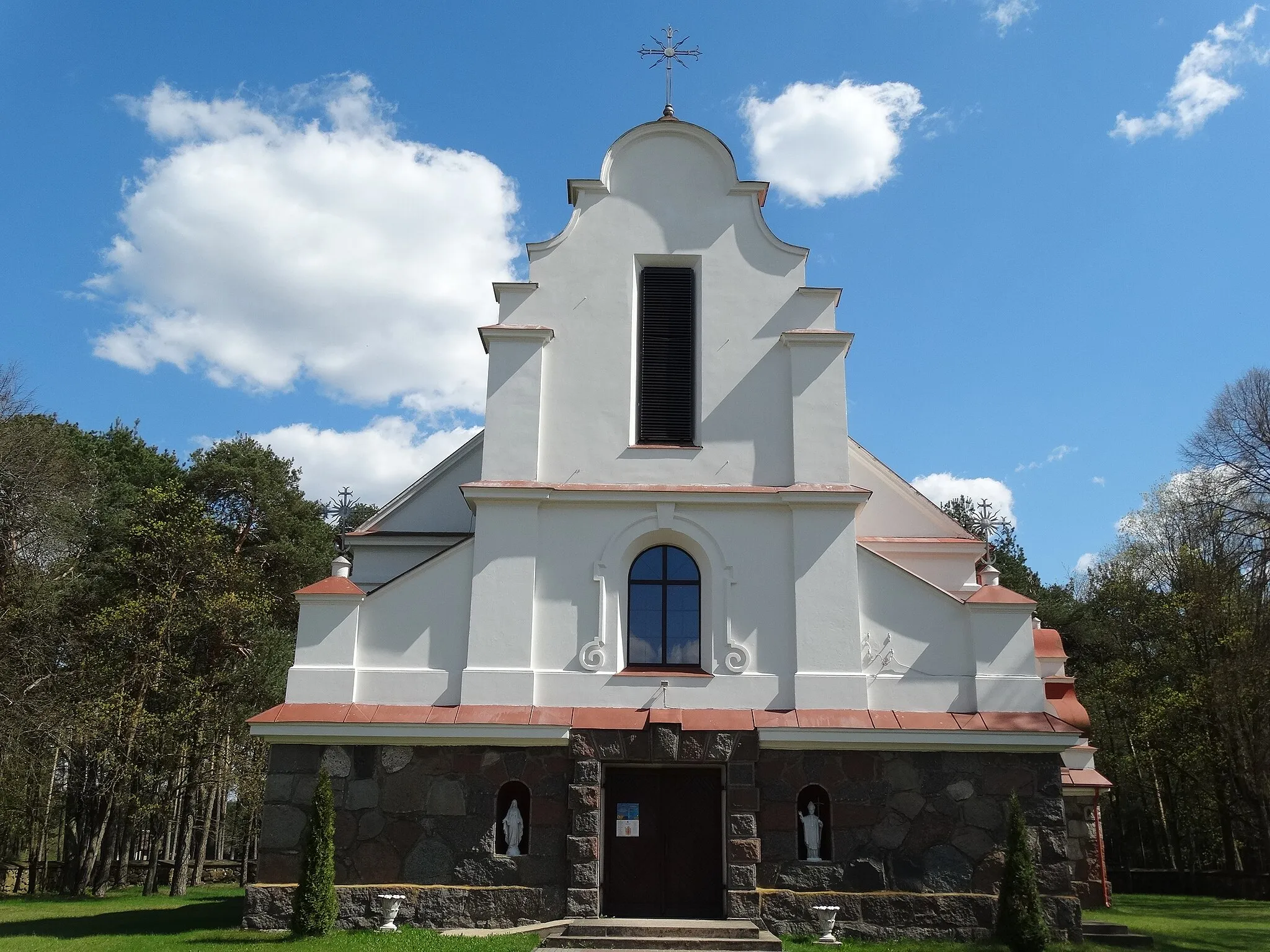 Photo showing: Catholic Church, Pabarė, Šalčininkai District, Lithuania