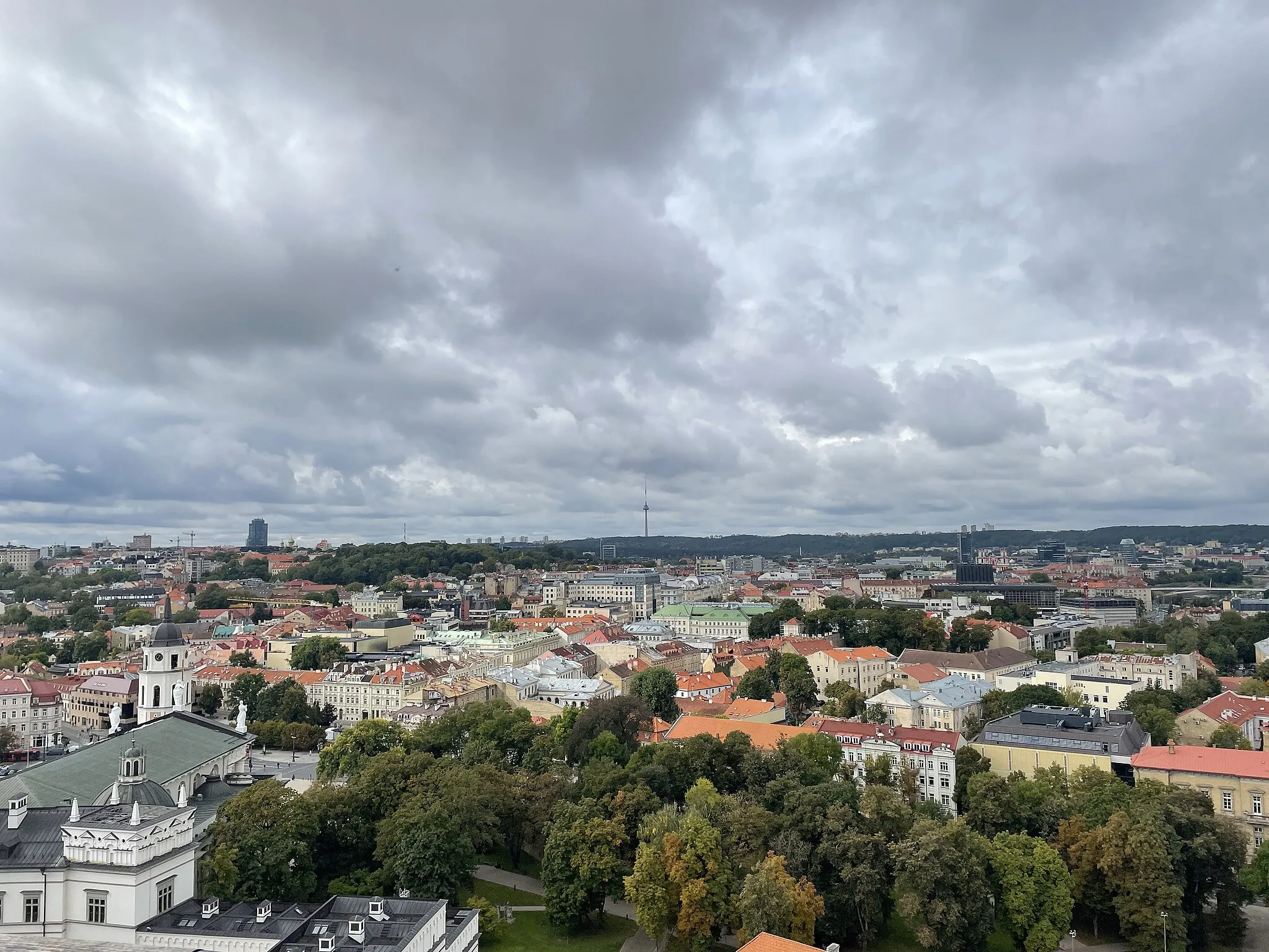 Photo showing: Remote view of the TV tower in Vilnius (from Gediminas tower) and all of the city that's in between.