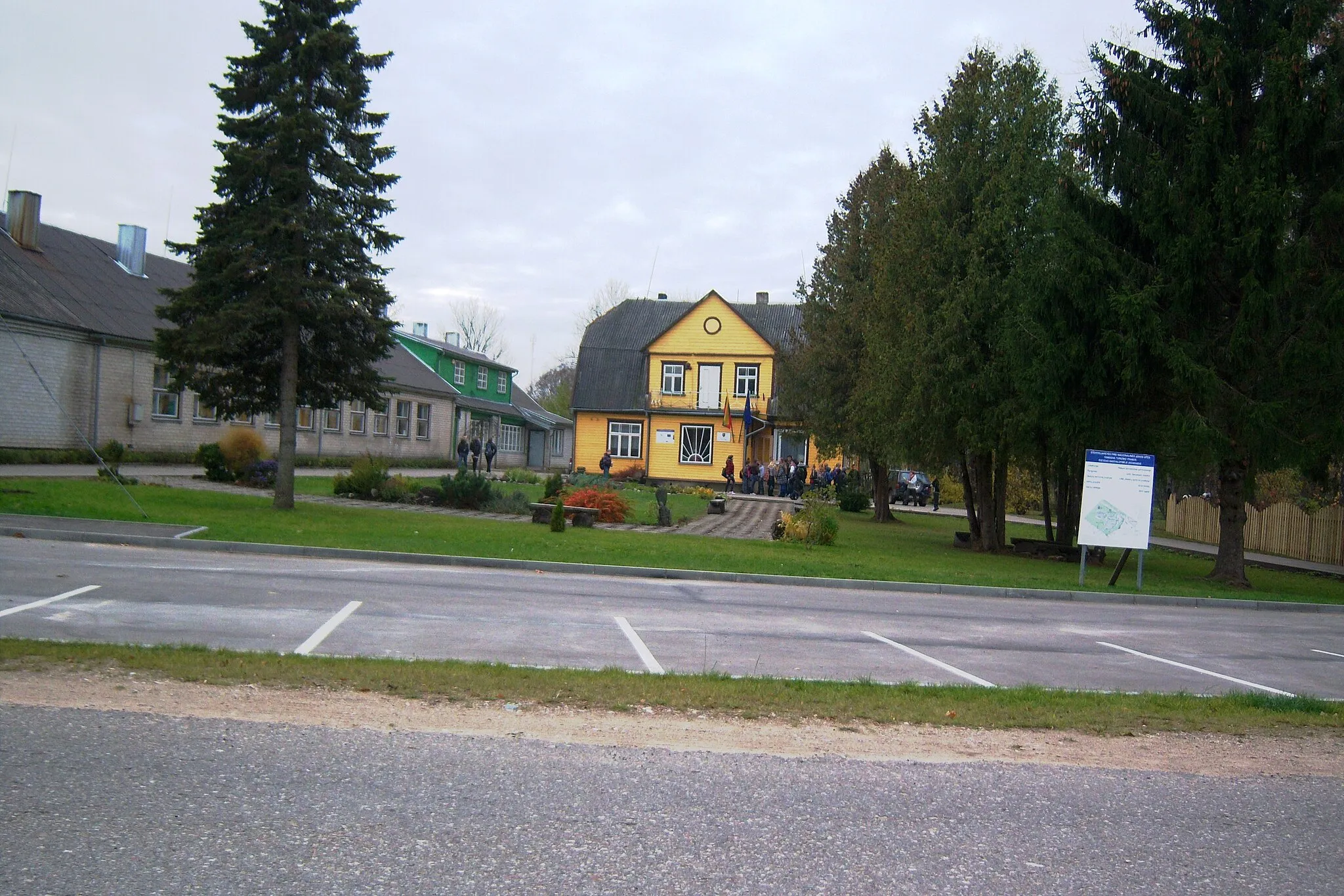 Photo showing: Žadvainiai, school, Rietavas district. Lithuania
