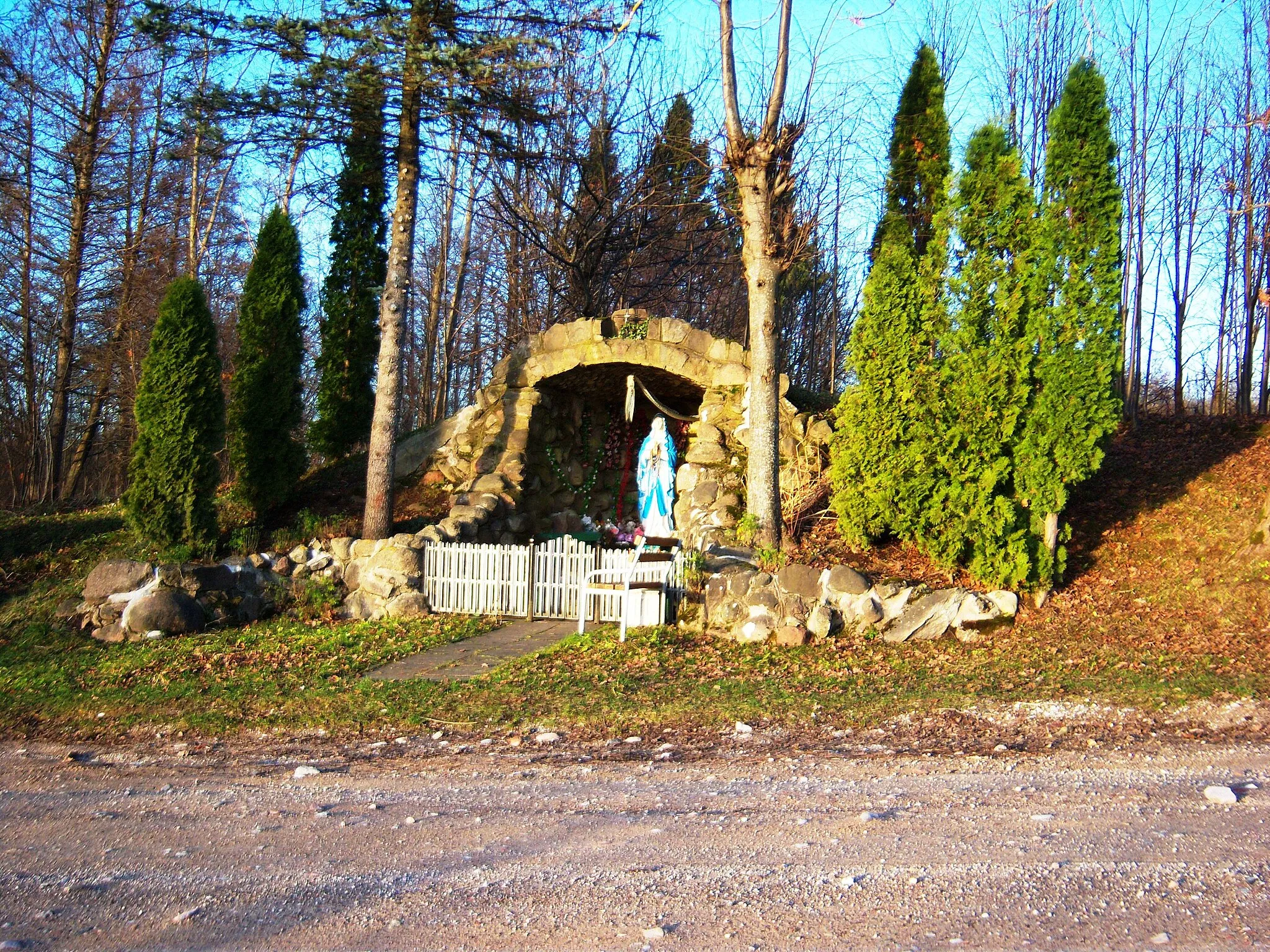 Photo showing: Lourdes in Užvėnai, Klaipėda District, Lithuania