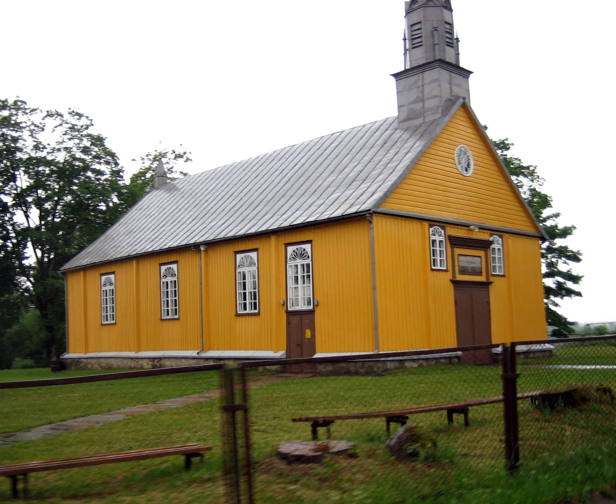 Photo showing: Tūbinių Dievo Apvaizdos bažnyčia