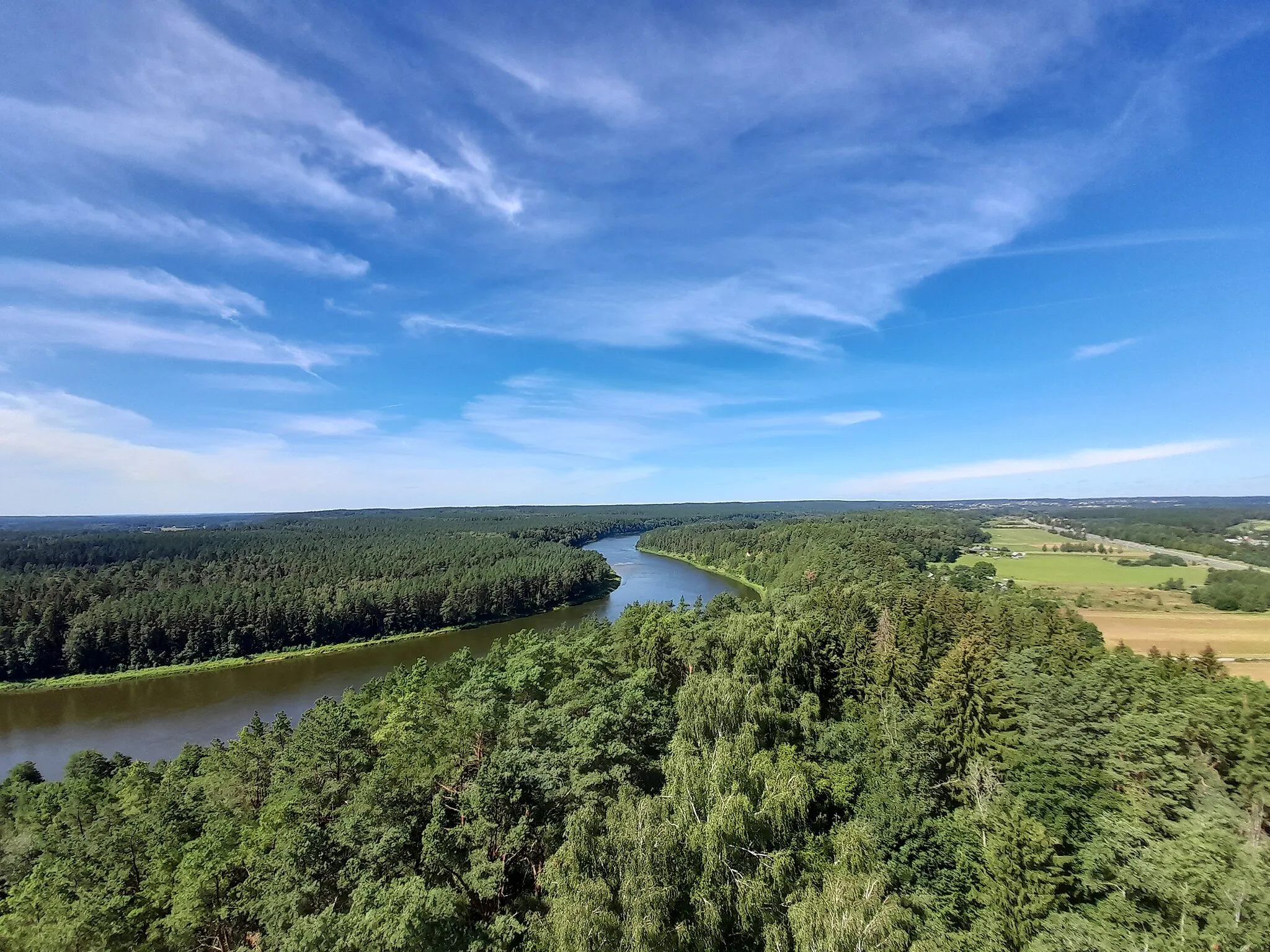 Photo showing: Iš aikštelės matomas Nemuno vingis