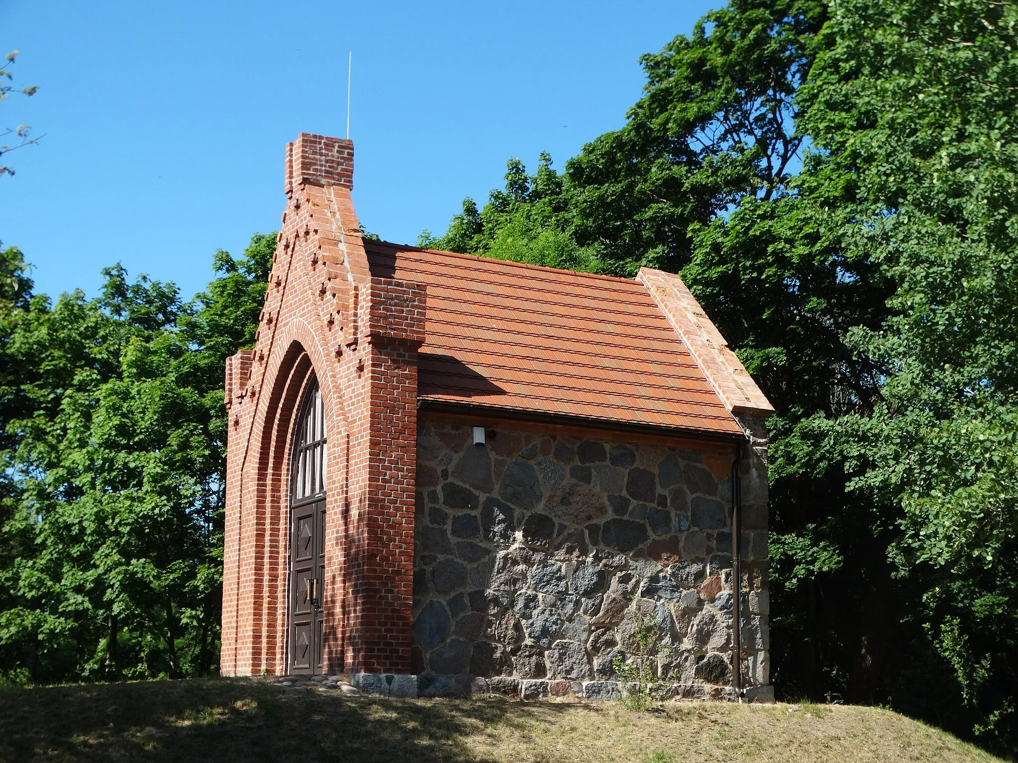 Photo showing: Stragnai II chapel, Klaipėda district, Lithuania