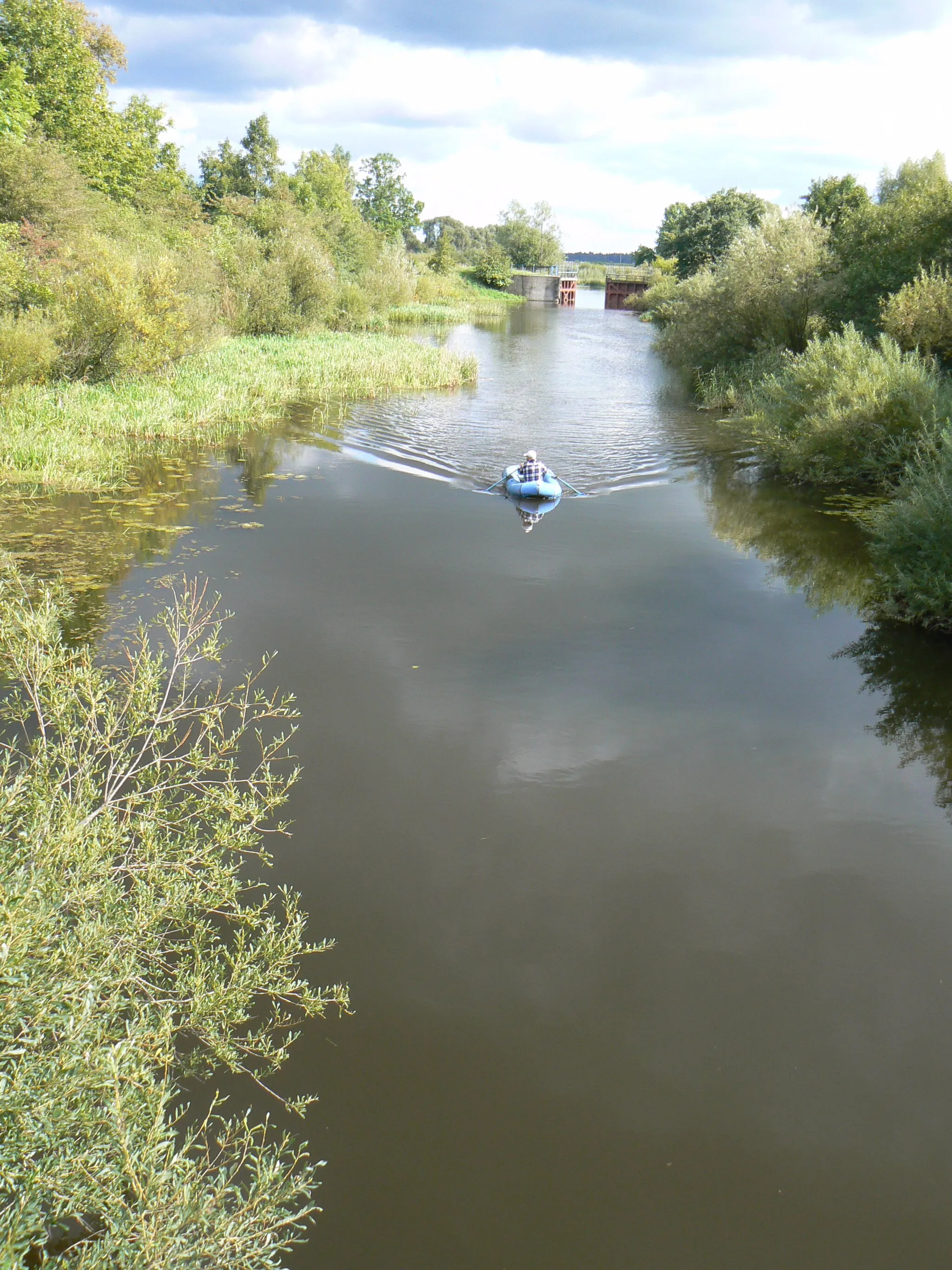 Photo showing: Boat between locks at Lankupiai on Canal of William I