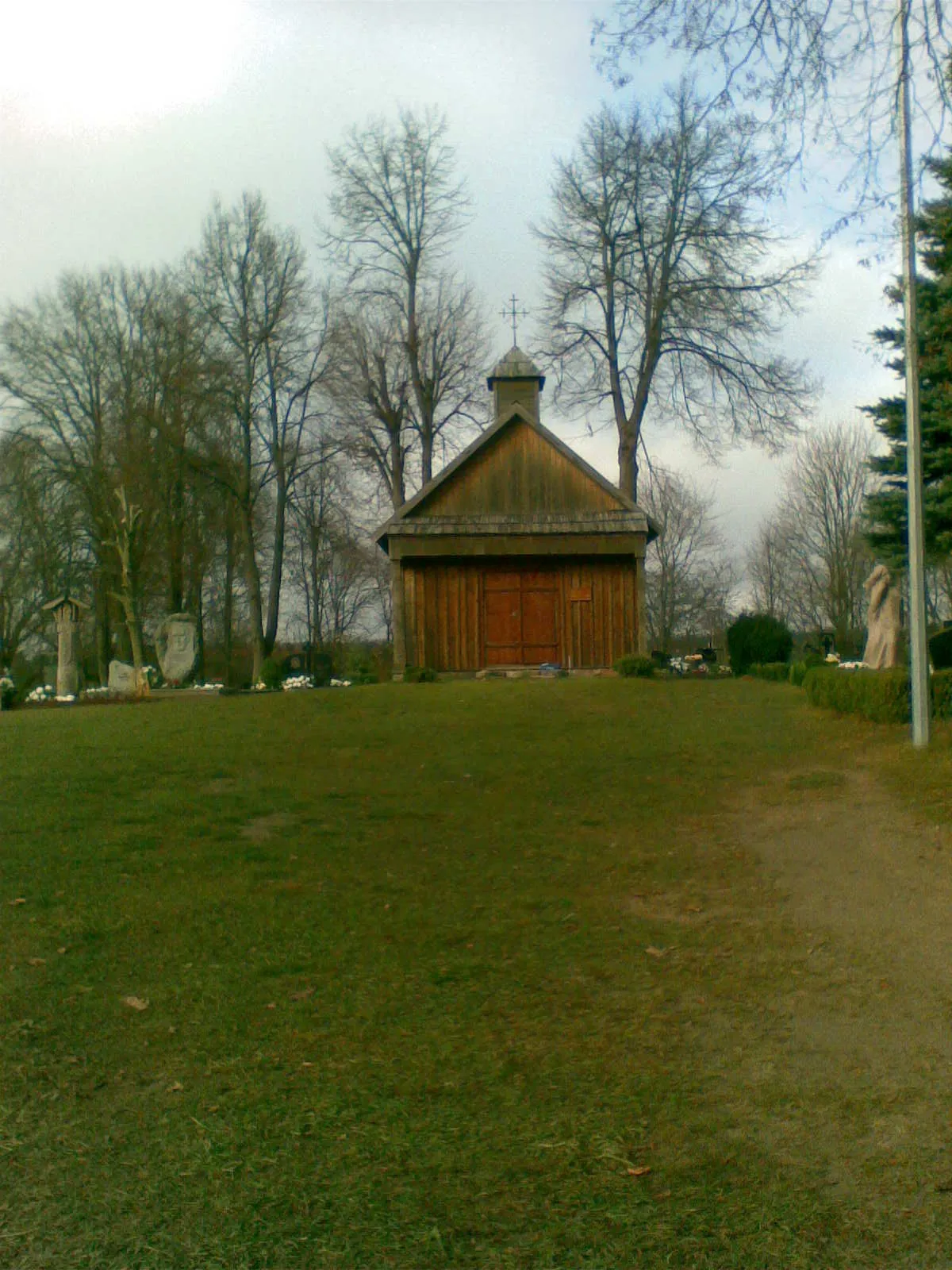 Photo showing: Rumšiškės cemetery chapel.