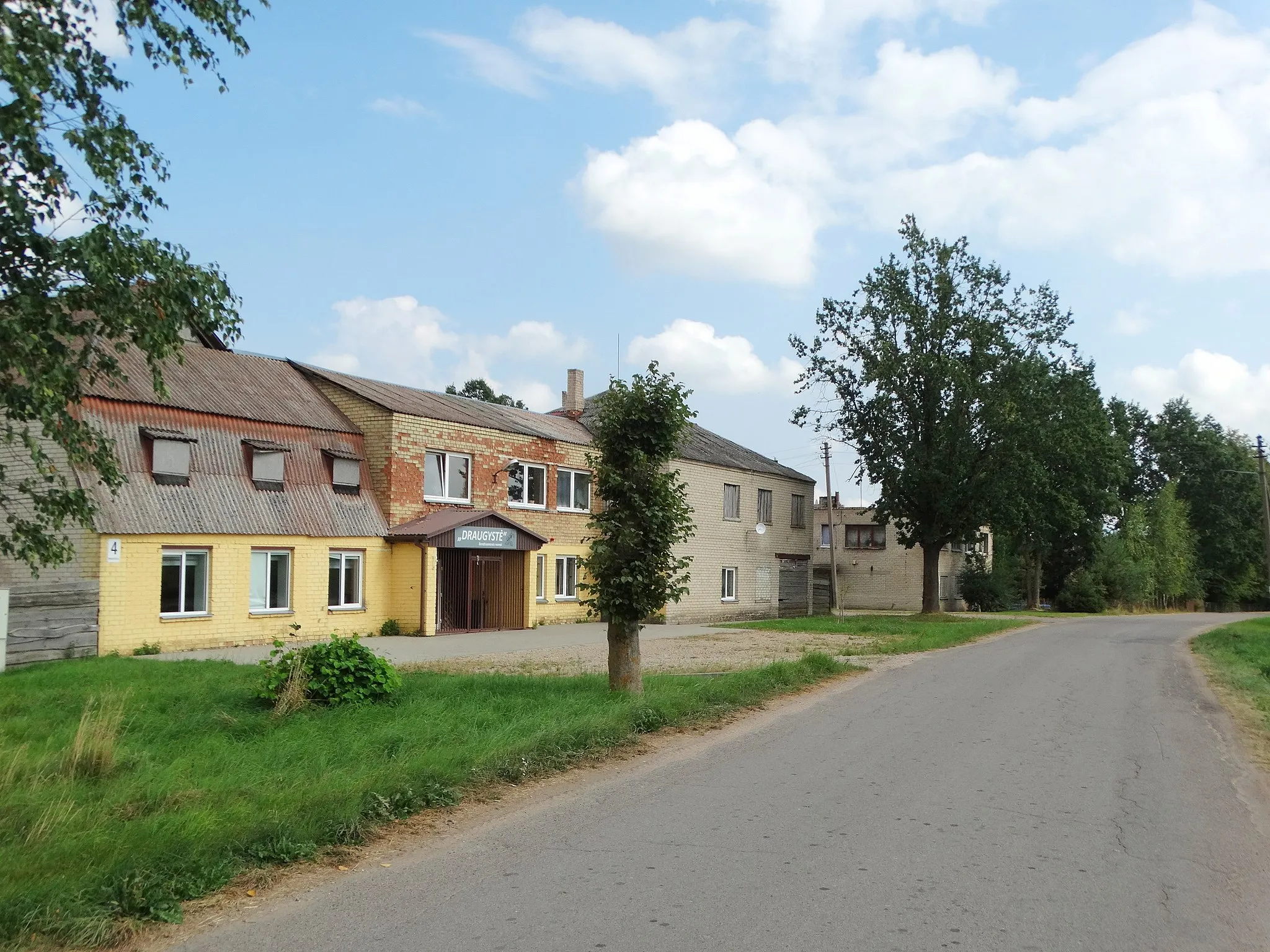 Photo showing: Community house, Juodbūdis, Prienai district, Lithuania