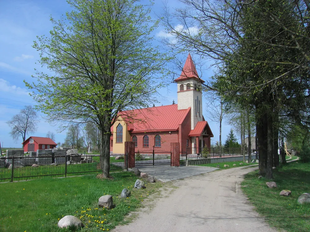 Photo showing: St. Peter church in Patilčiai, Marijampole district, Lithuania