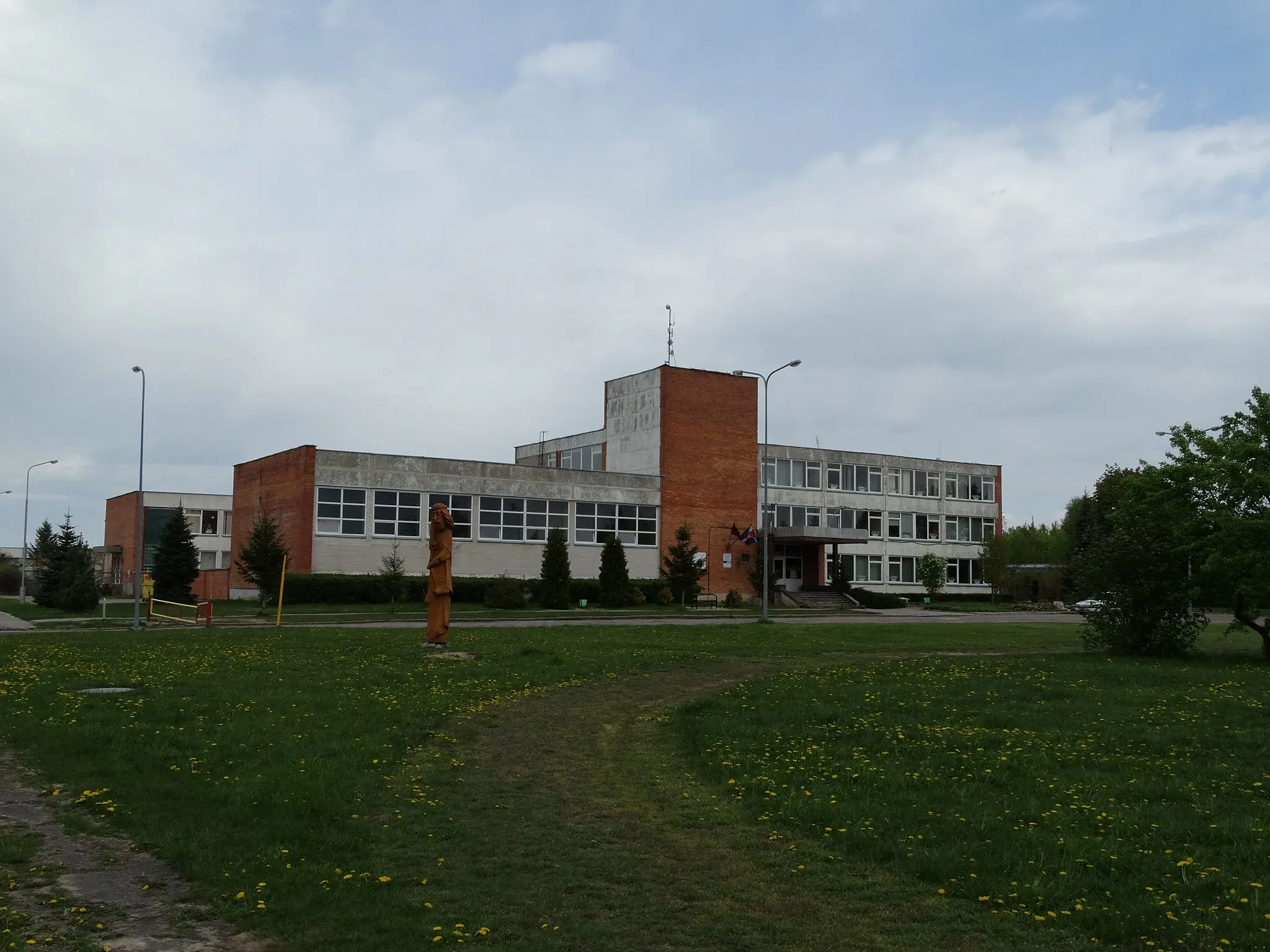 Photo showing: School, Neveronys, Lithuania