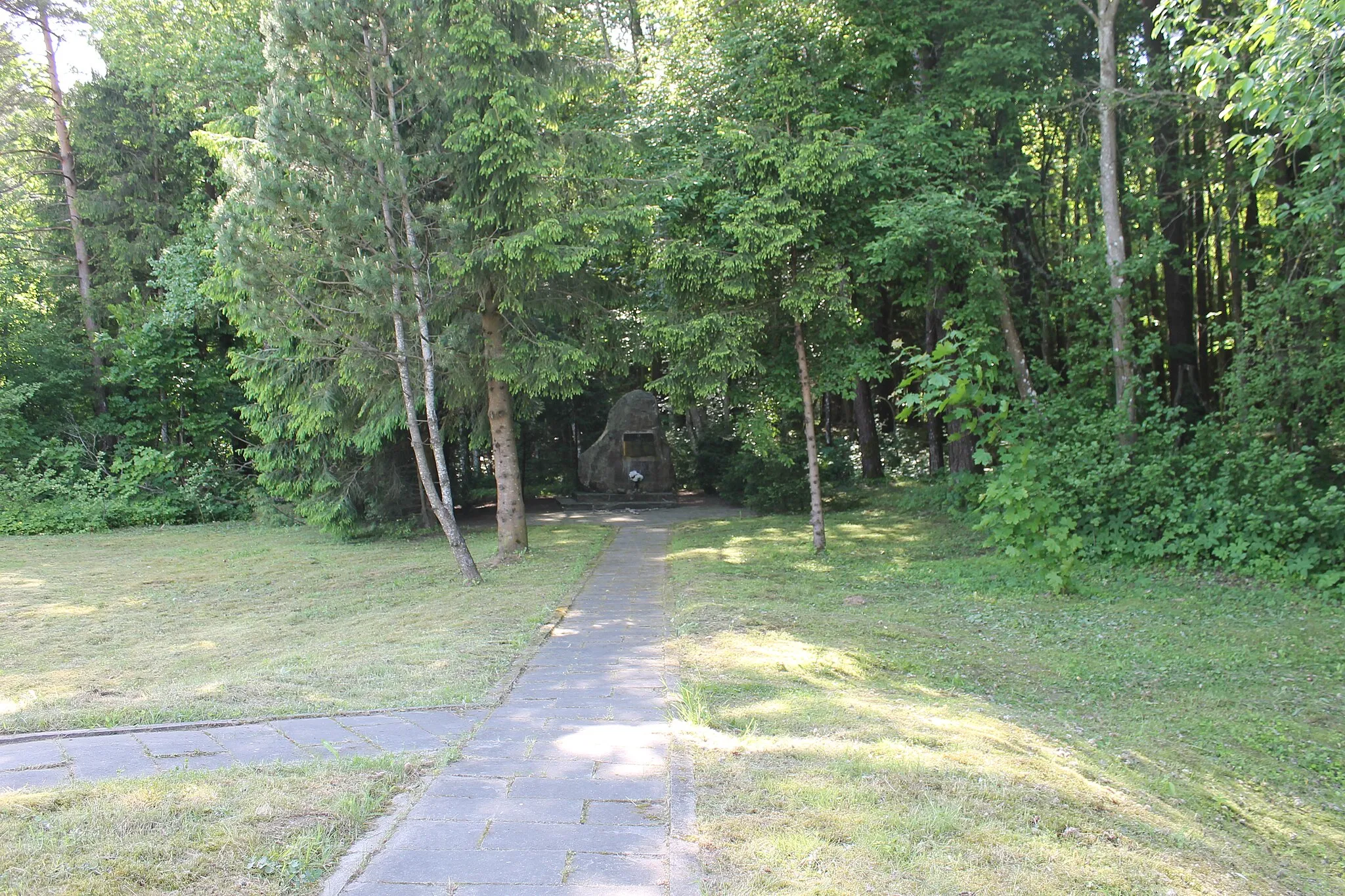 Photo showing: Holocaust Mass Graves, Darbenai, Kretinga district, Lithuania