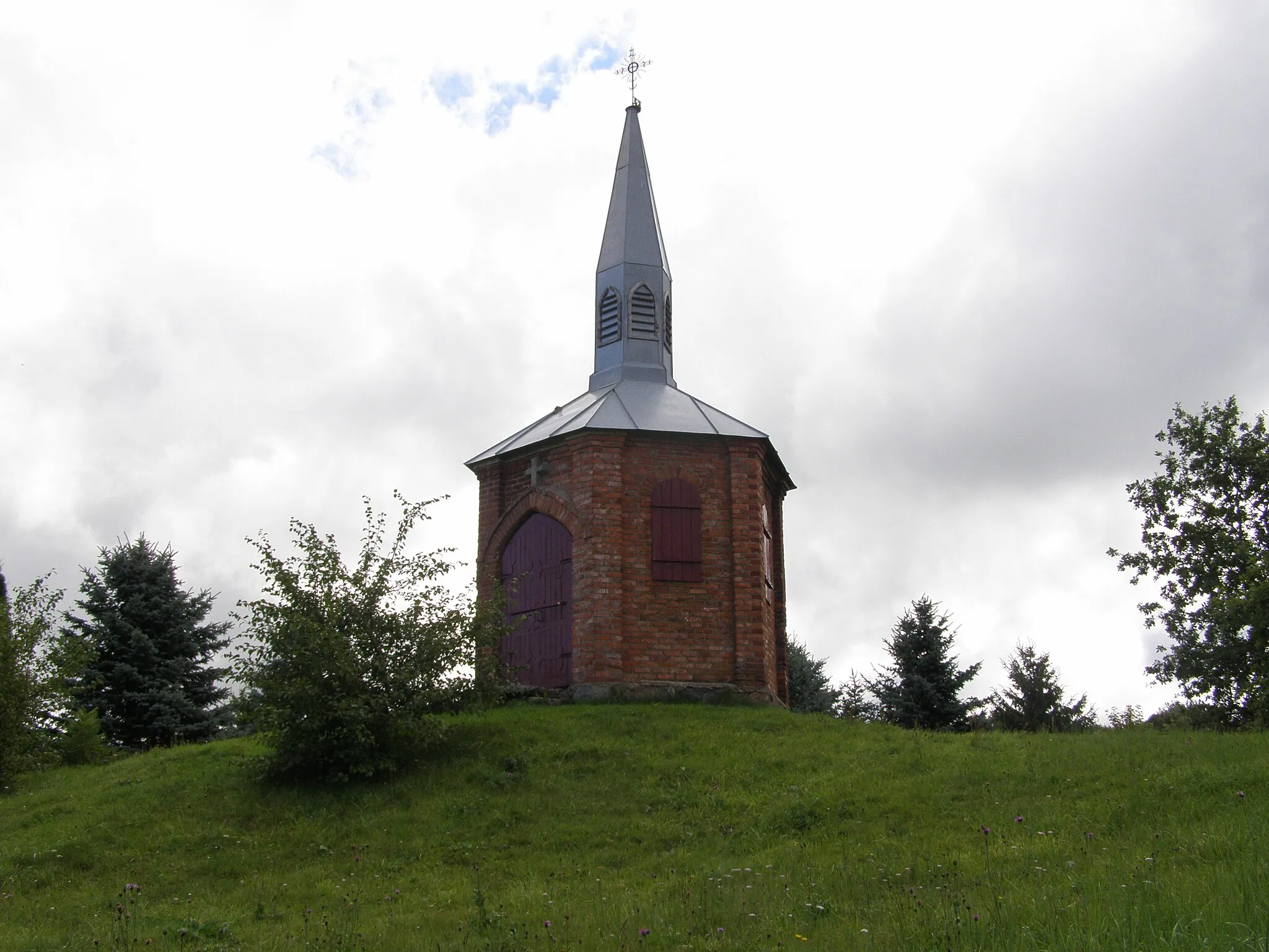 Photo showing: Žvainiai chapel, Kretinga district, Lithuania
