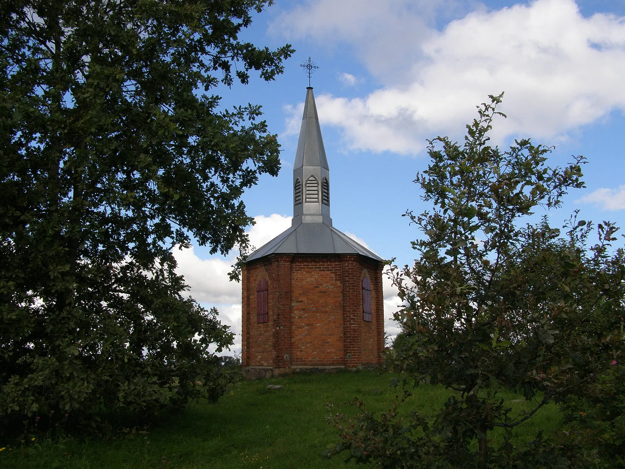 Photo showing: Žvainiai chapel, Kretinga district, Lithuania