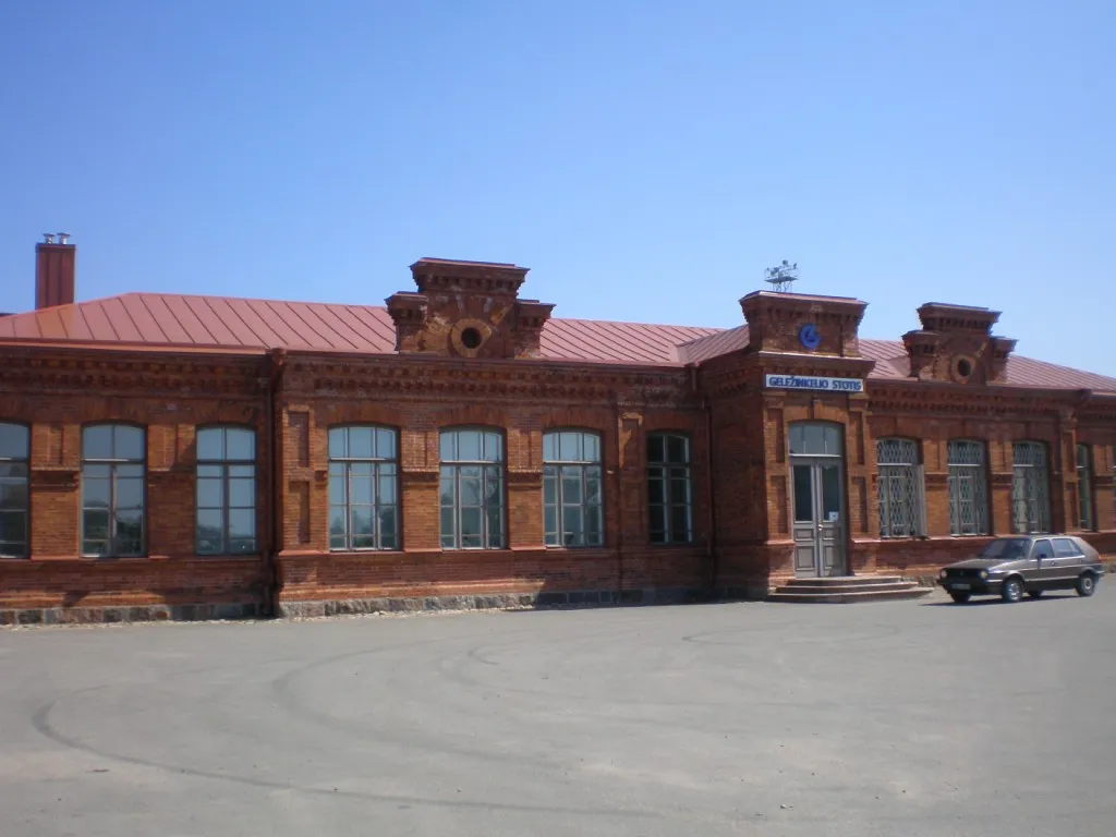 Photo showing: The train station of Jonava