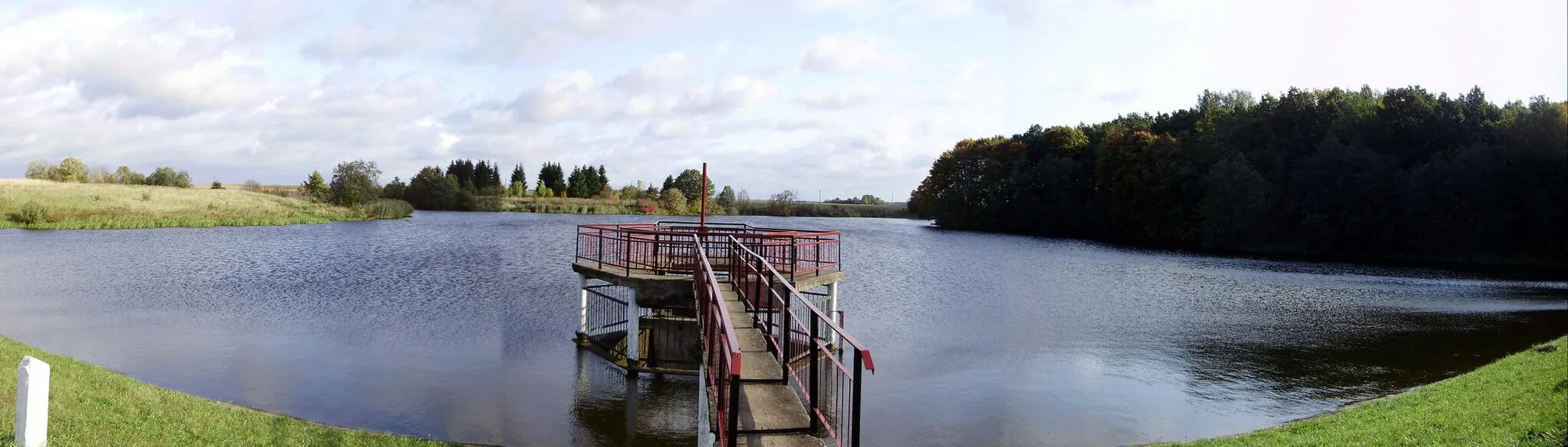 Photo showing: Anulynas pond, Raseiniai district, Lithuania.