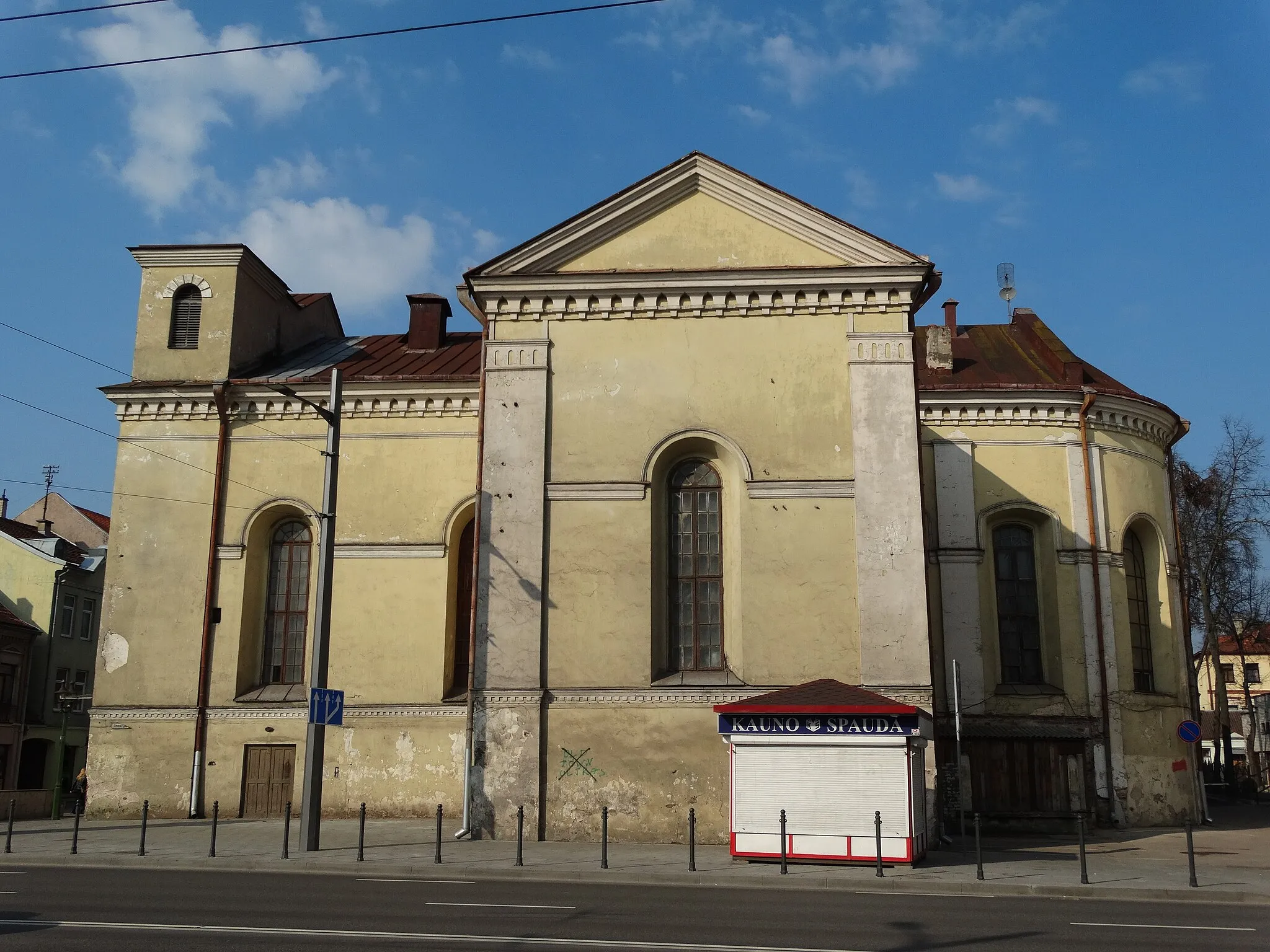 Photo showing: Sacrament church, as seen from Birštono Str., Kaunas, Lithuania