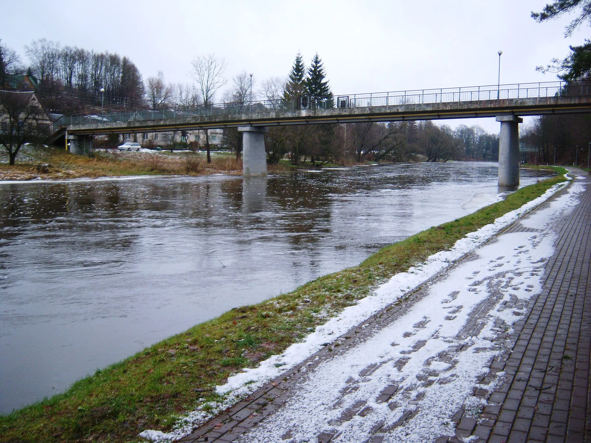 Photo showing: Footbridge on Šventoji River, Anykščiai, Lithuania