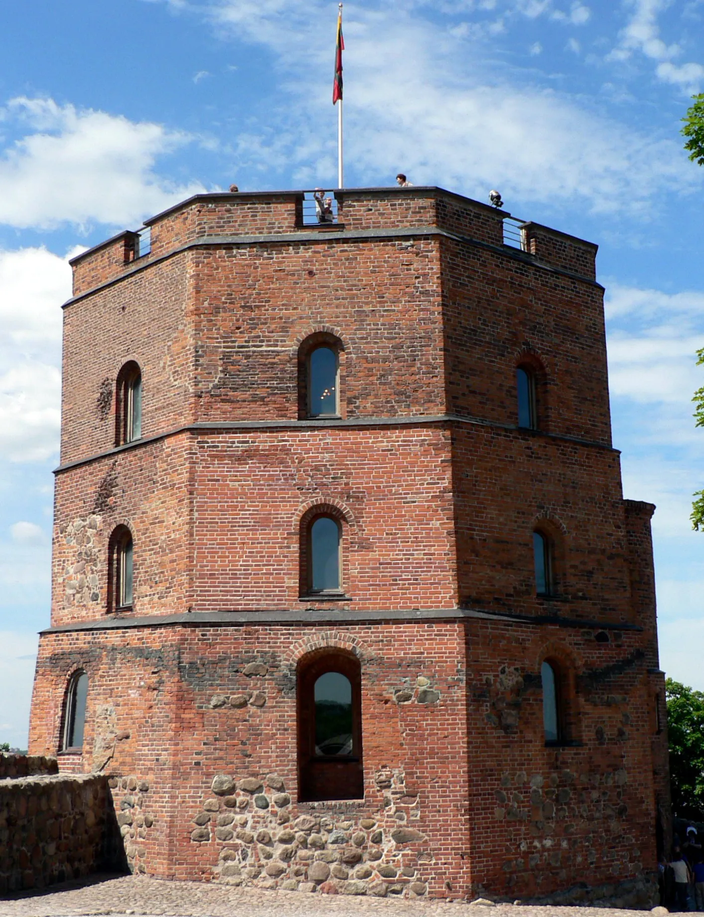 Photo showing: Image was adjusted for usage in Lithuania-struct stub. Image shows Gediminas Tower in Vilnius, LIthuania