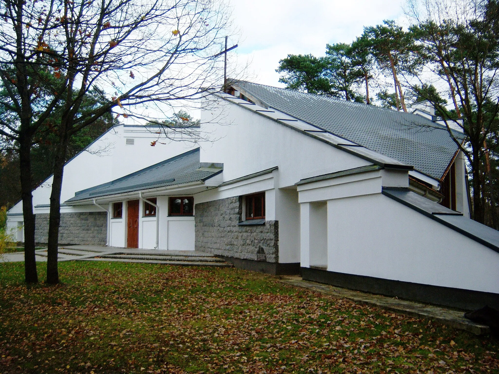 Photo showing: Roman Catholic Church of the Lithuanian Martyrs in Berčiūnai, Panevėžys District, Lithuania