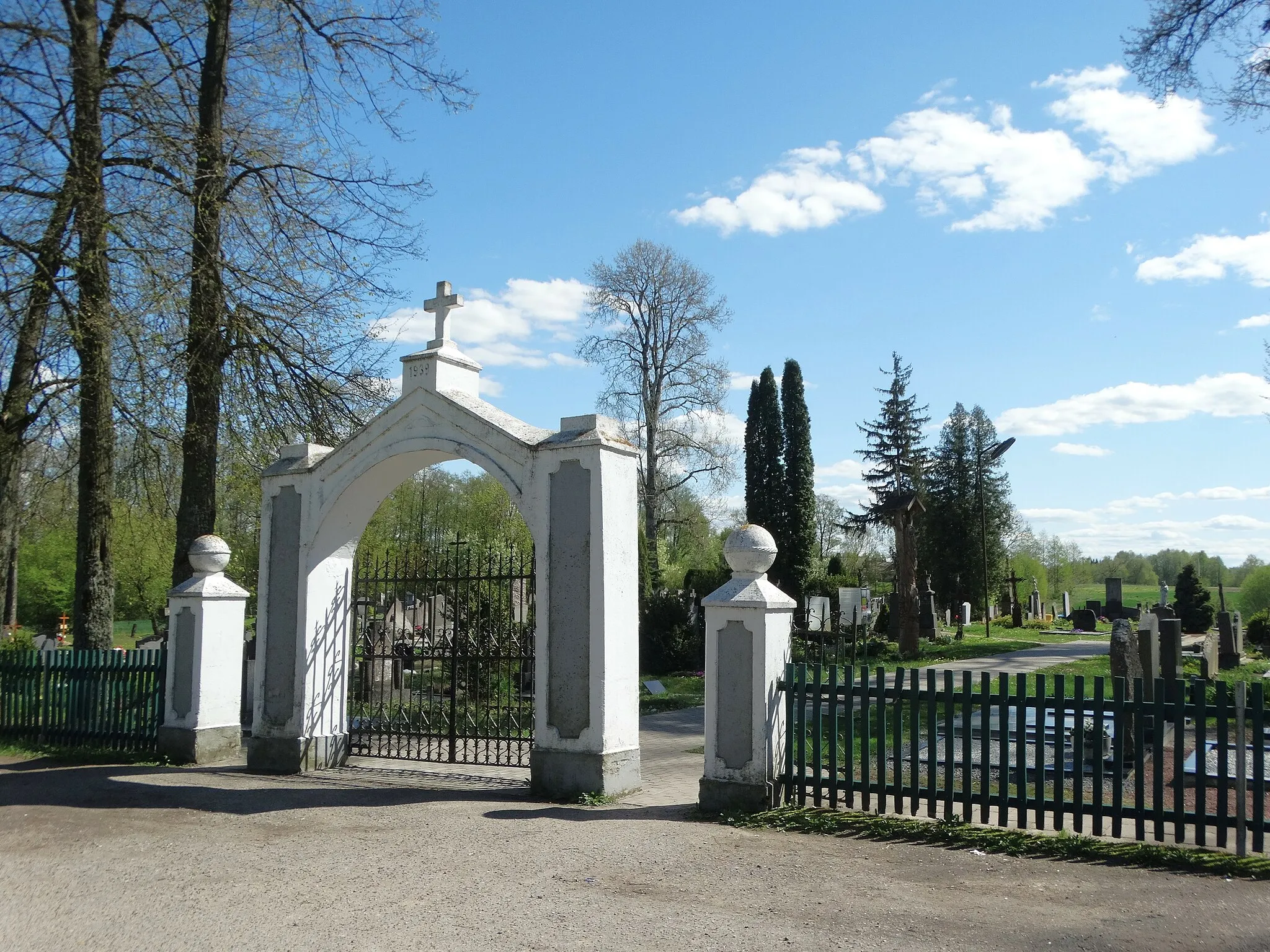 Photo showing: Cemetery in Sintautai, Šakiai District, Lithuania