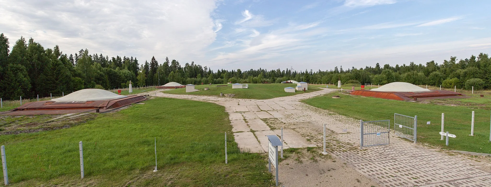 Photo showing: Cold war museum / Plokstine missile base (2013), Plunge district, Lithuania