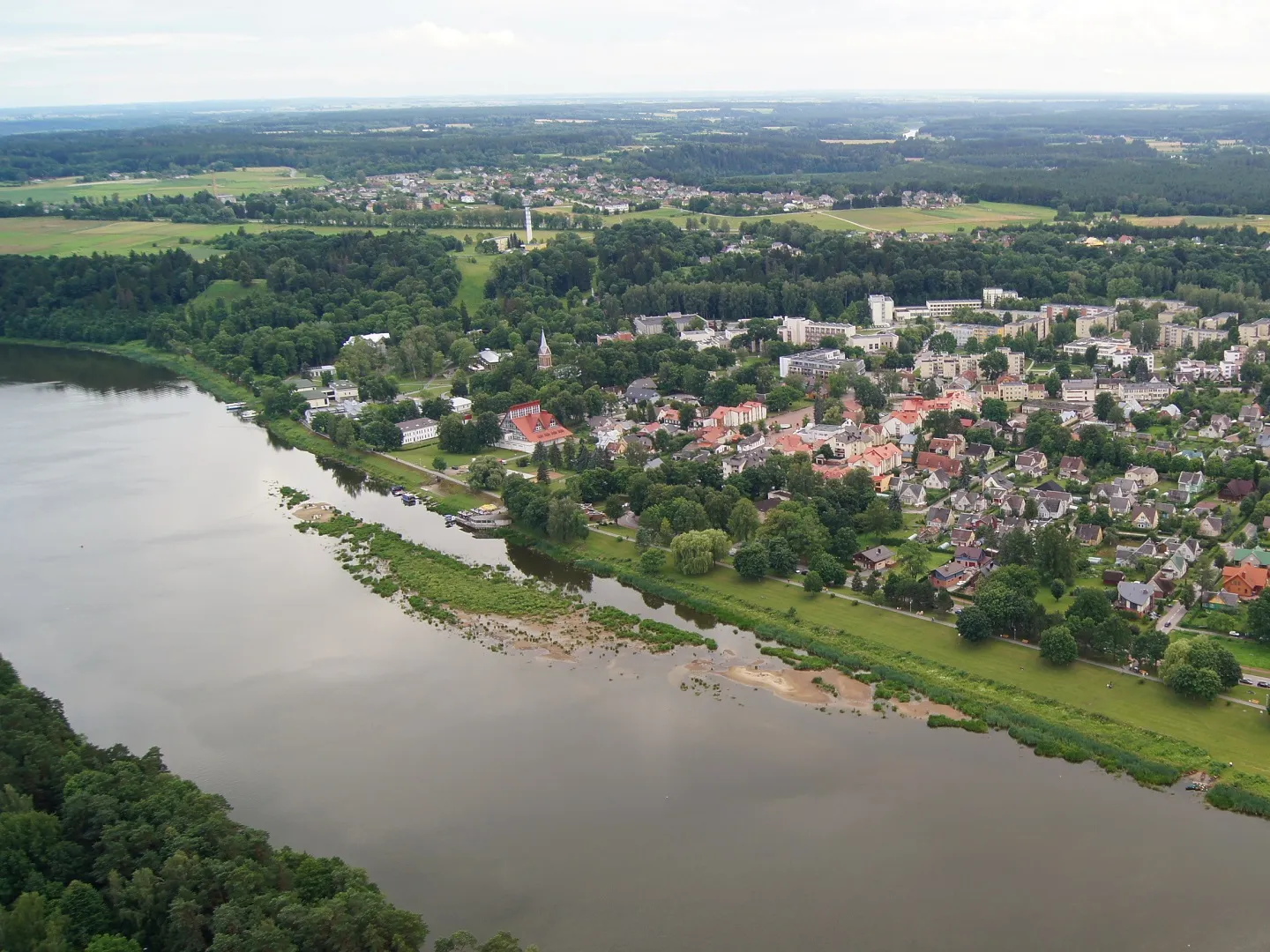 Photo showing: Birštonas, center of the town with river Nemunas, aerial view (taken by hot air balloon D-OMIK, the big white cat)