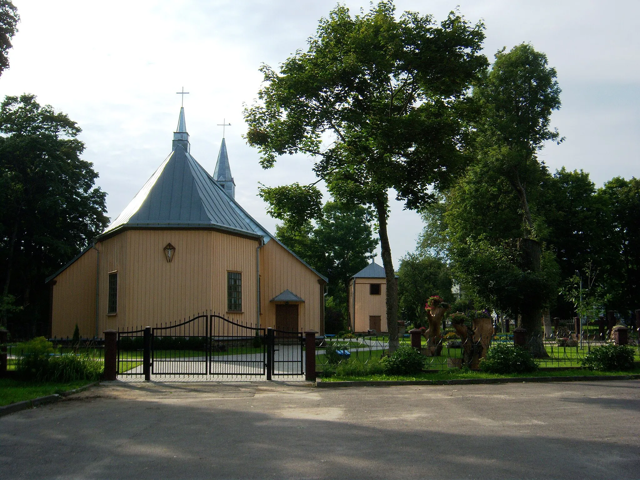 Photo showing: Vėžaičiai Catholic church, Klaipėda District. Lithuania