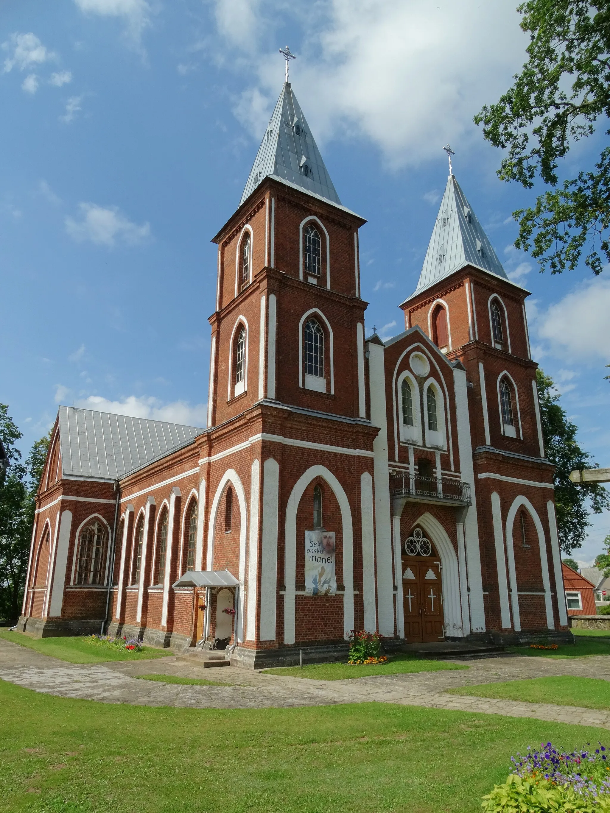 Photo showing: Roman Catholic Church of Saint Joseph in Papilė, Akmenė district, Lithuania