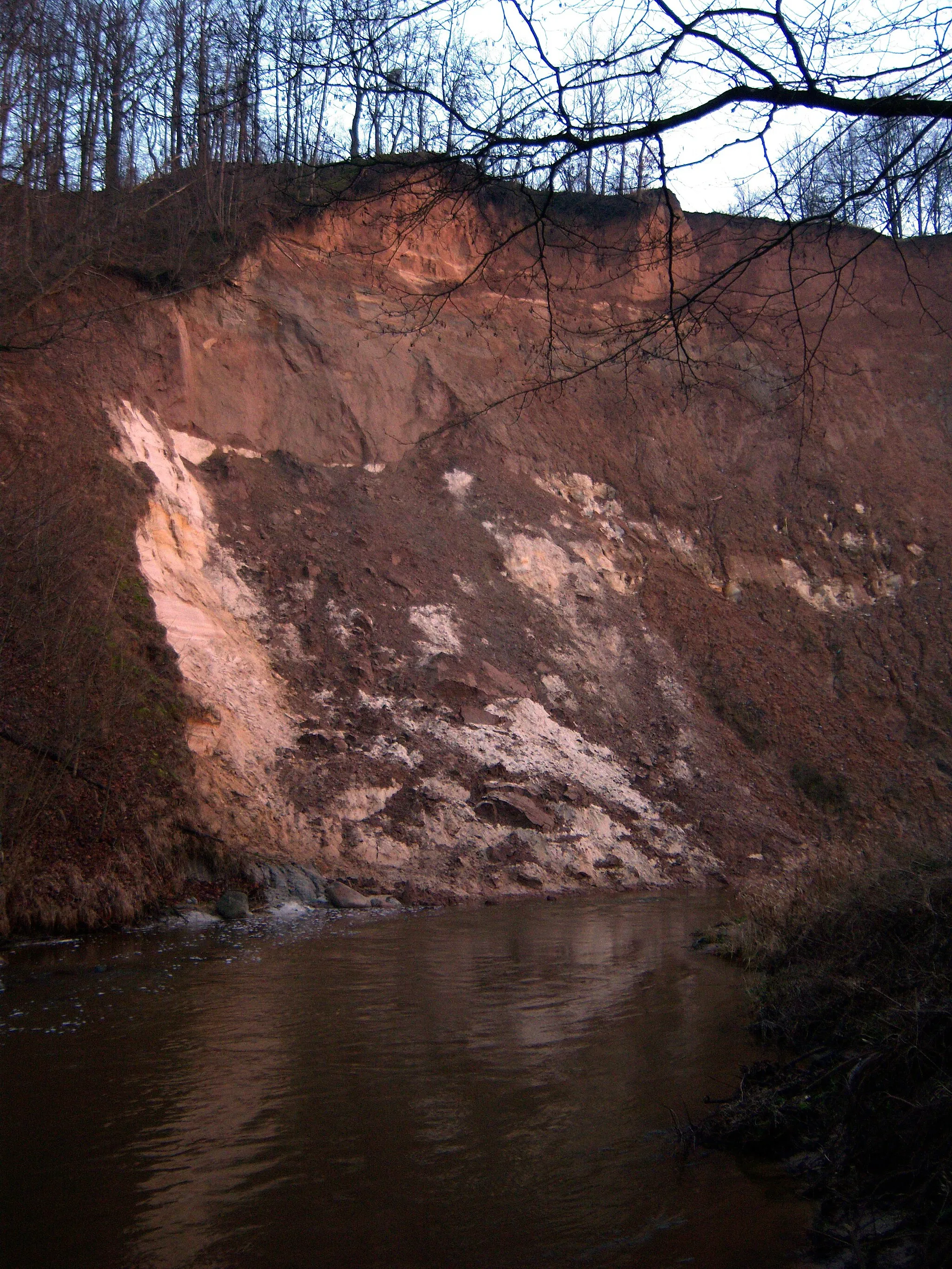 Photo showing: Jiesia River outcrop, in Rokai, Kaunas, Lithuania