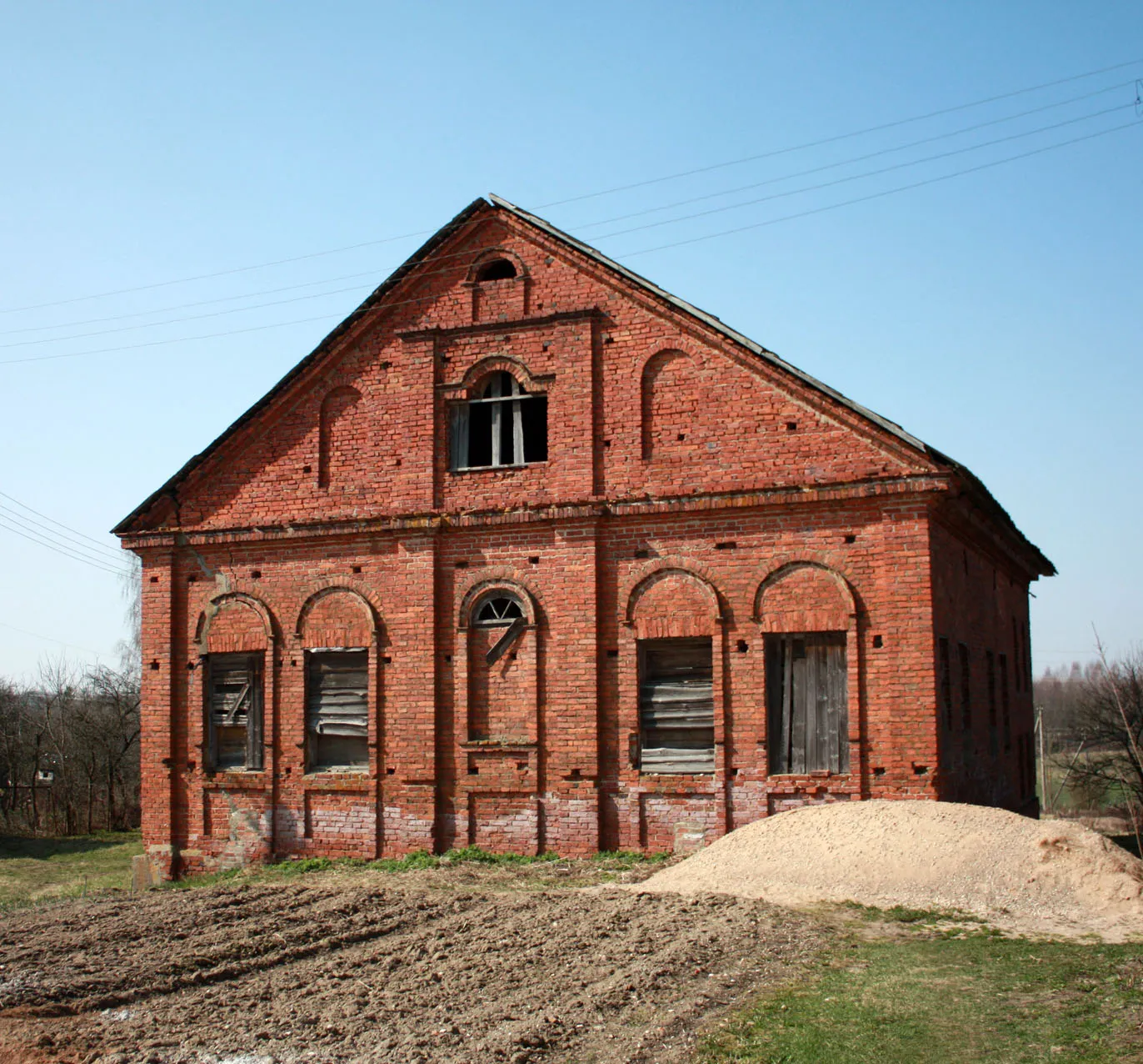 Photo showing: Čekiškės sinagoga, vaizdas iš rytų pusės. G. Kulikausko fotografija, 2011 m. balandis.