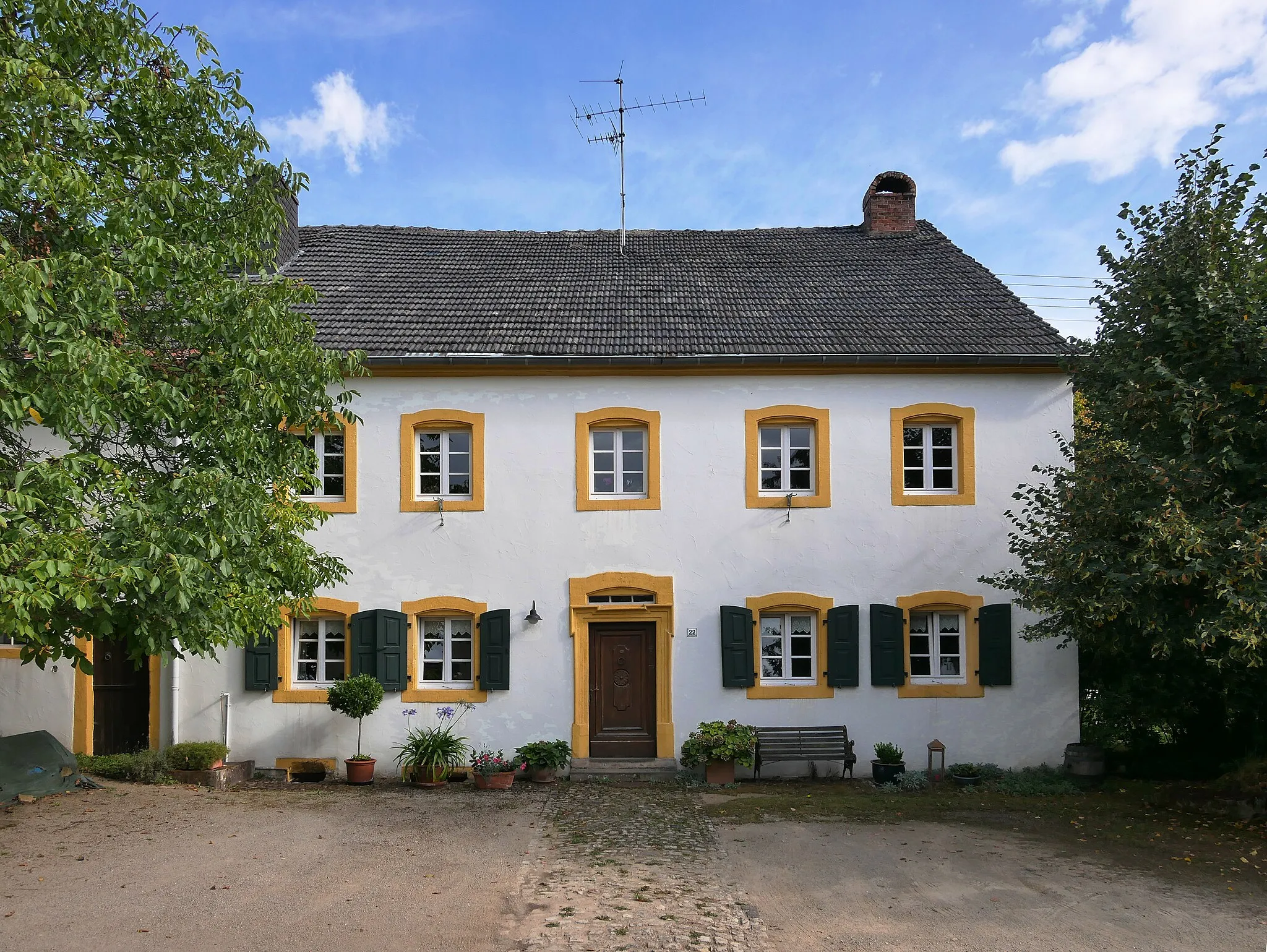 Photo showing: Temmels, Bahnhofsstraße 22 - Quereinhaus