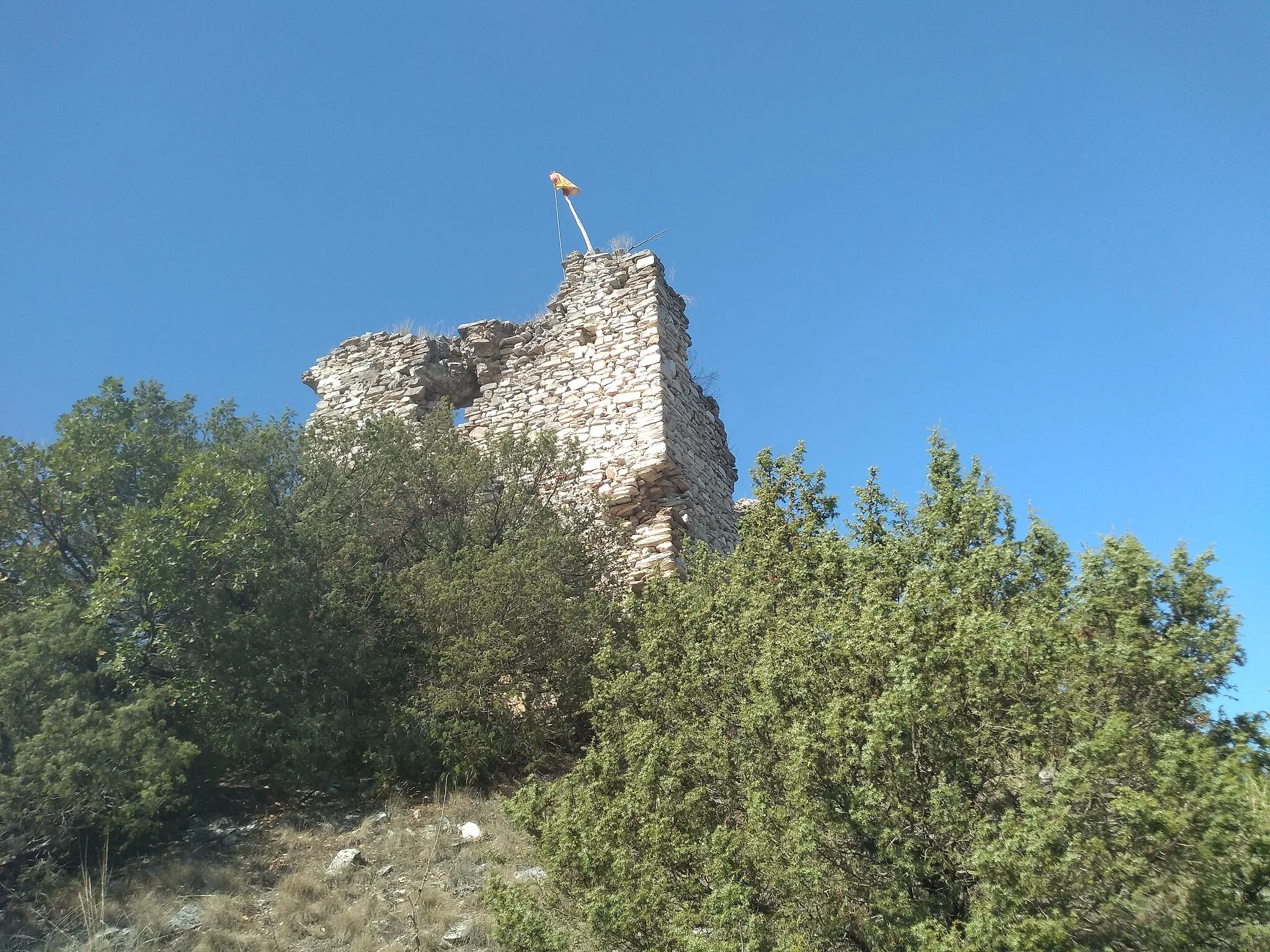 Photo showing: Devini Kuli, medieval and antiquity fortress near Devich in Poreche region, Macedonia