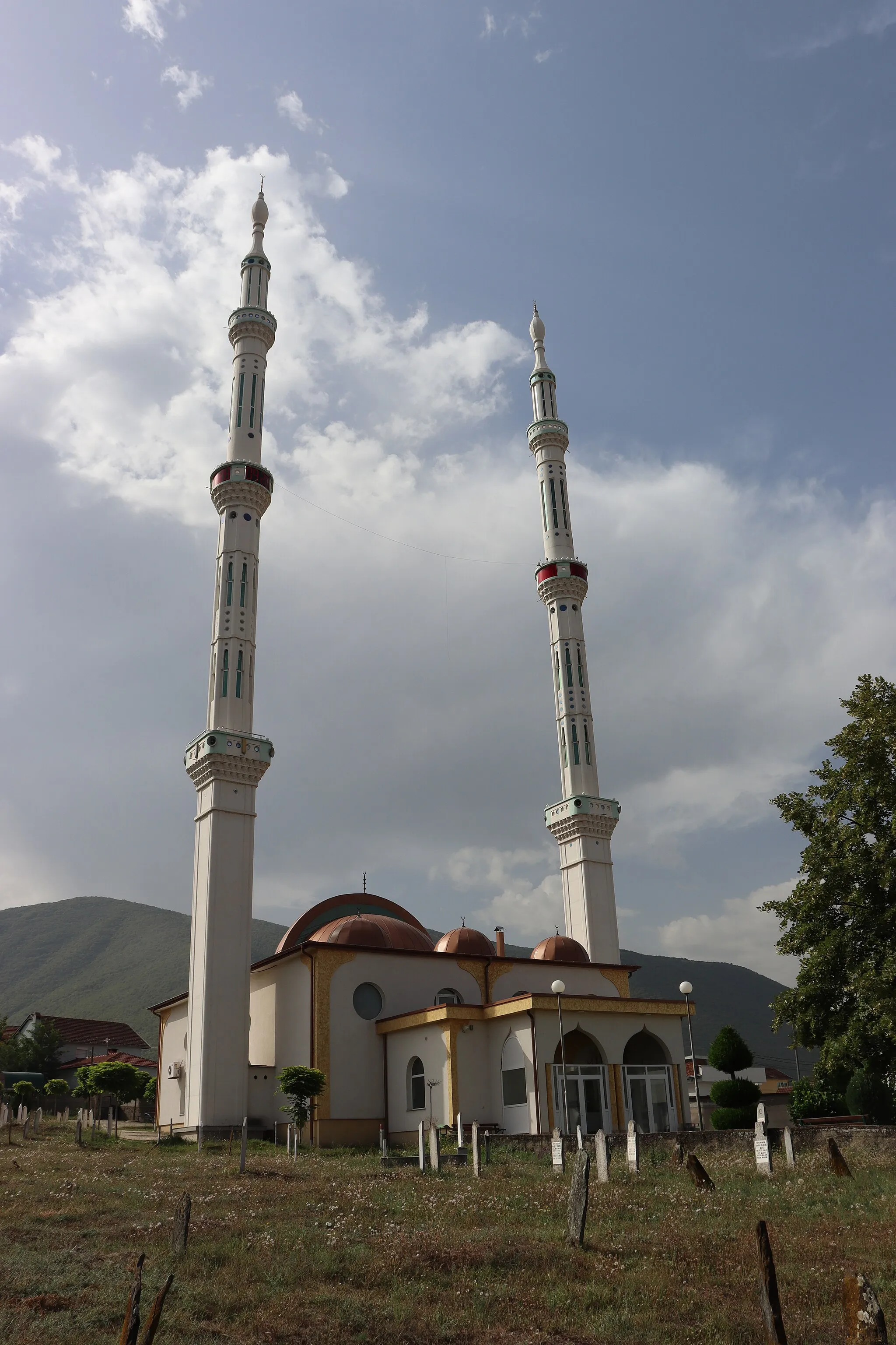 Photo showing: Loke Mosque in the village of Čegrane