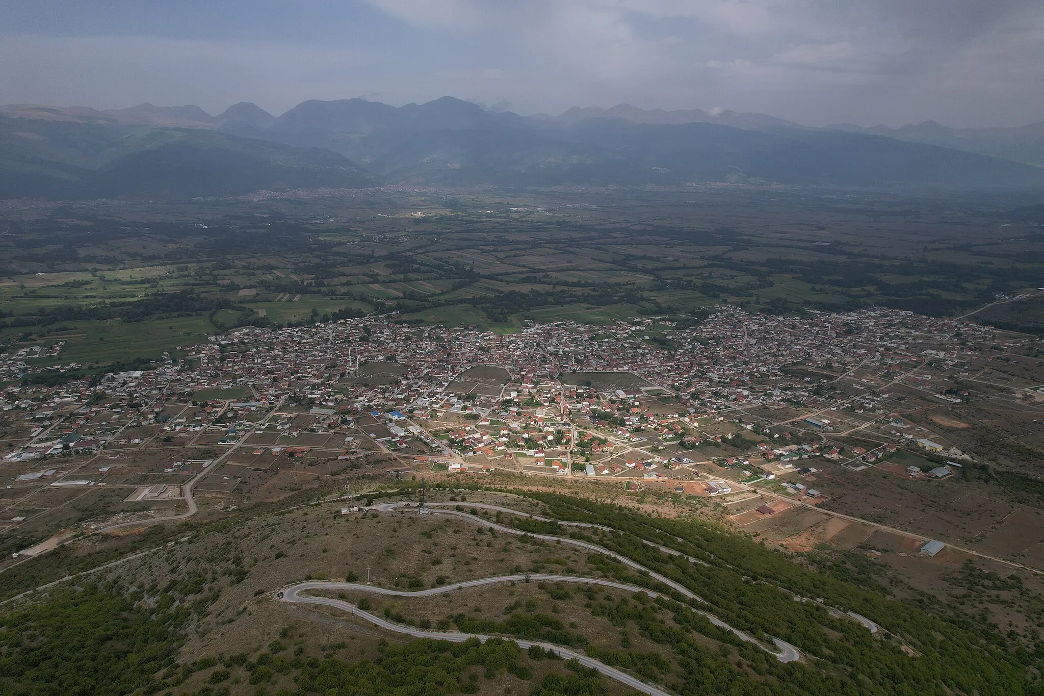 Photo showing: A view of the village of Čegrane