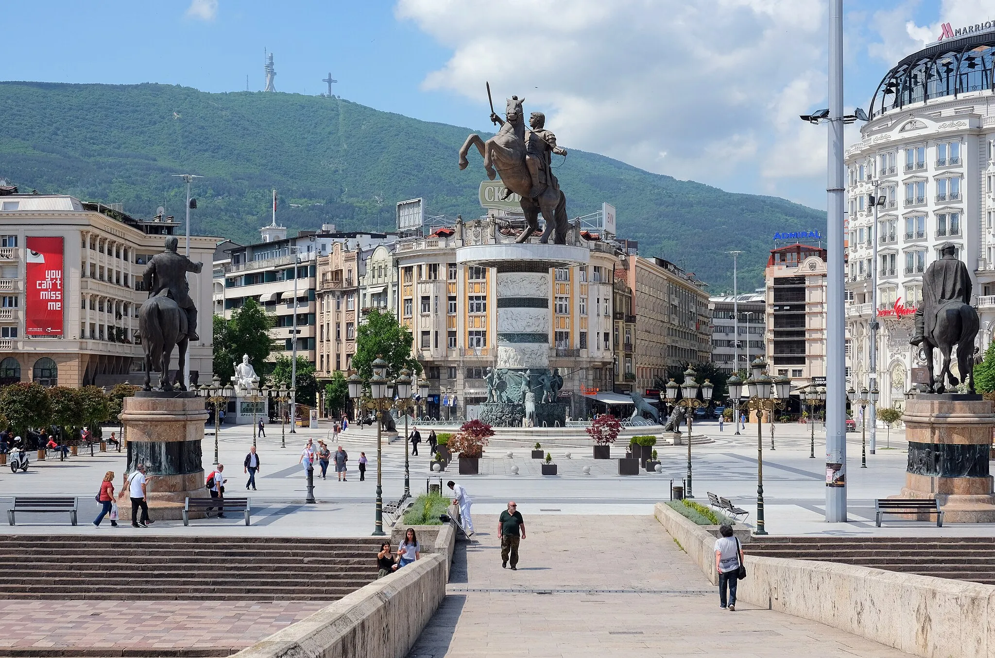 Photo showing: Macedonia Square seen from the Stone Bridge, Skopje.