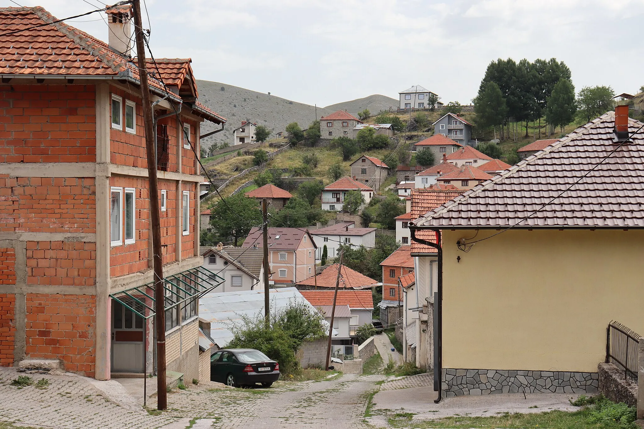 Photo showing: Houses in the village of Korito