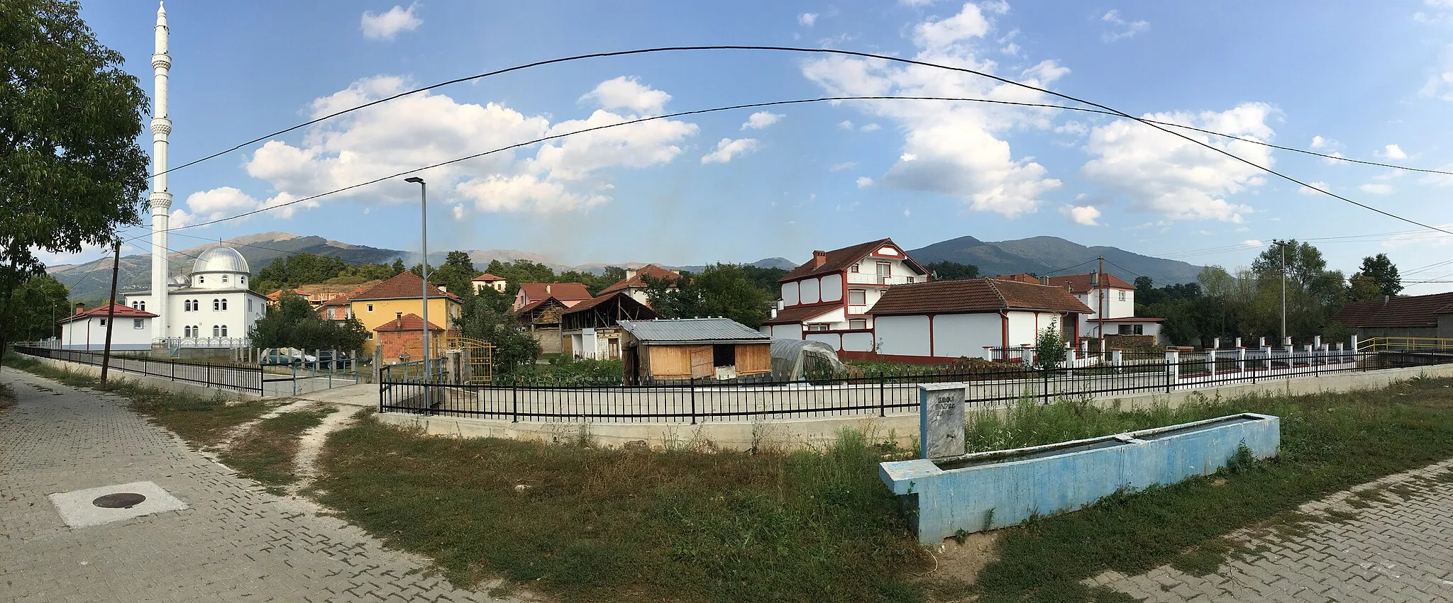 Photo showing: A panoramic view in the village of Popovjani
