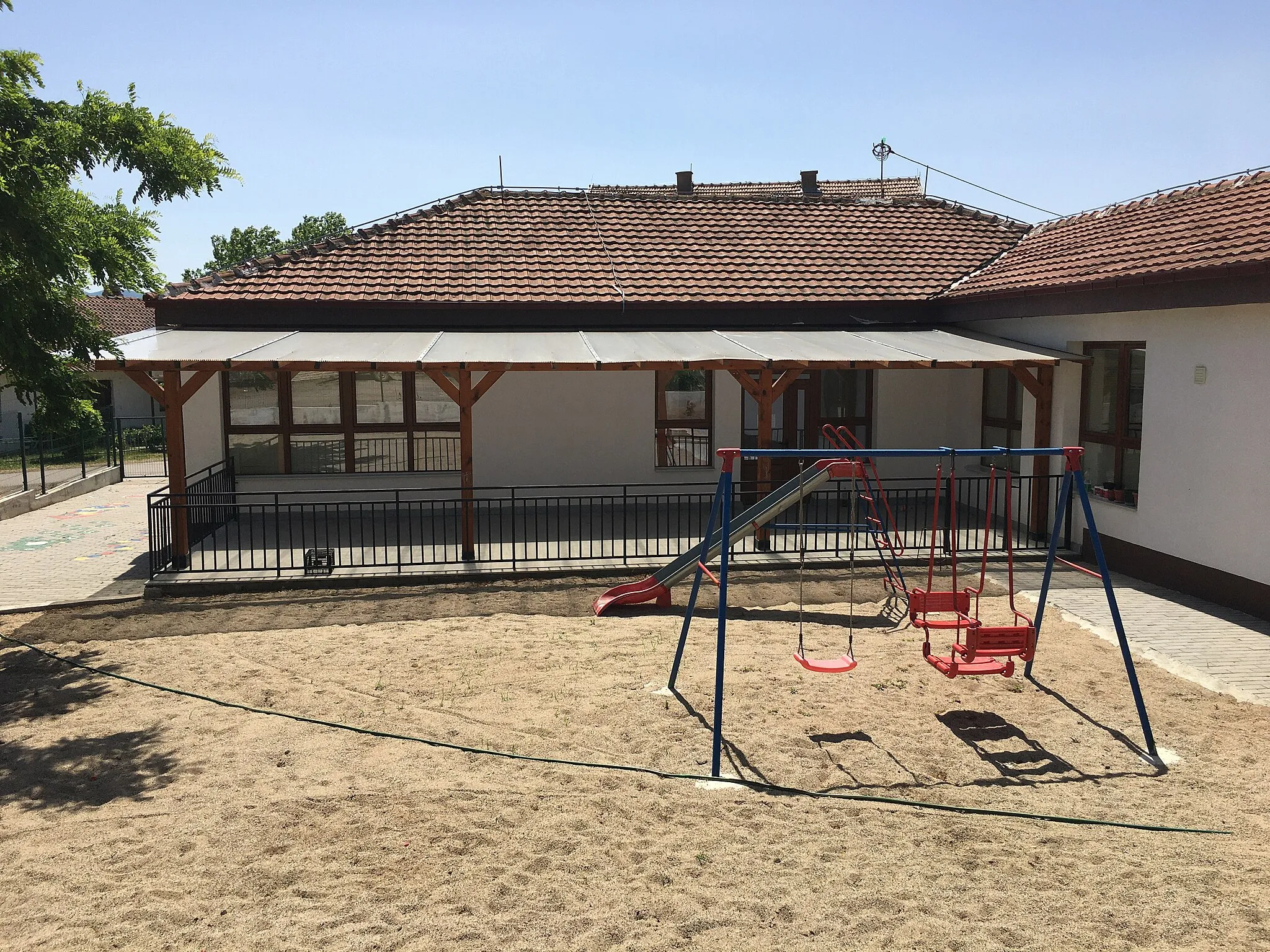 Photo showing: A kindergarten in the village of Korešnica