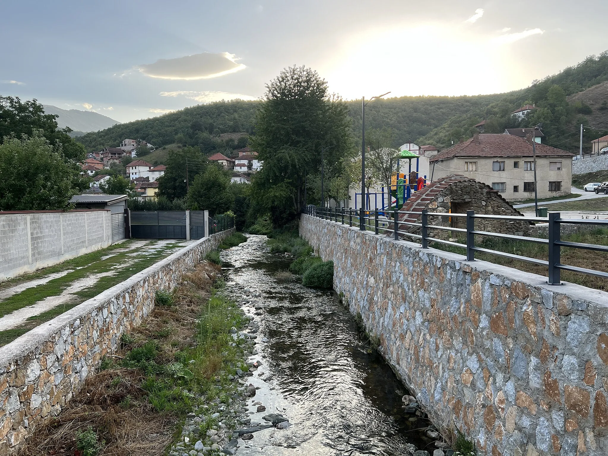 Photo showing: Srbinovo River through the eponymous village