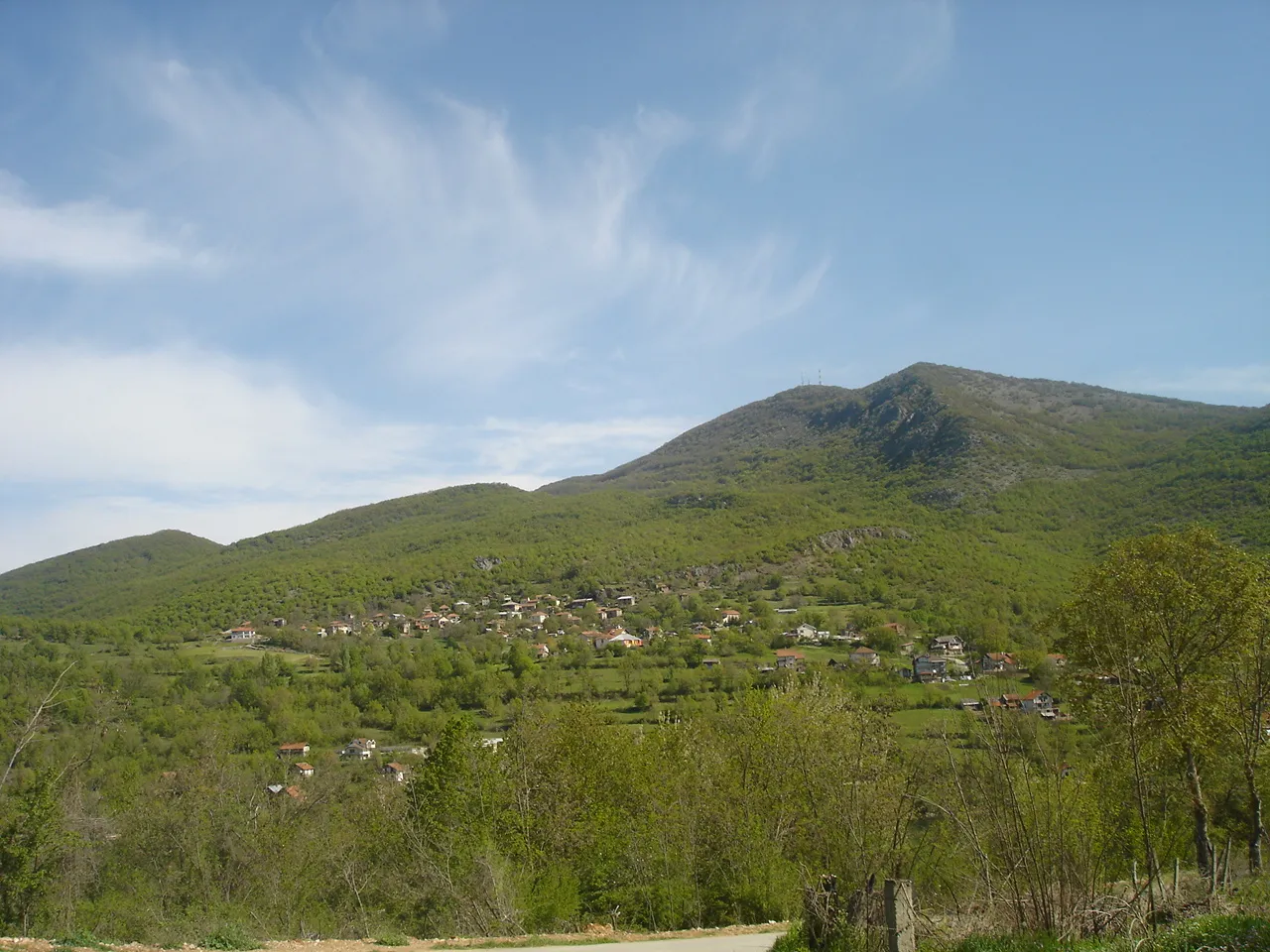 Photo showing: village of Tašmaruništa, in Drimkol region, near Struga, Macedonia